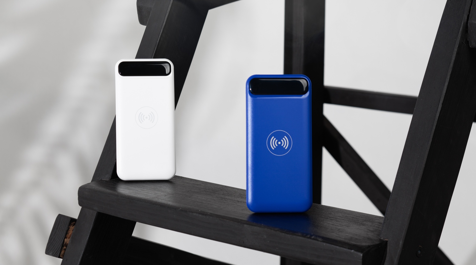 Беспроводное зарядное устройство "Quantum", 10000 mAh с цифровым индикатором заряда, цвет белый