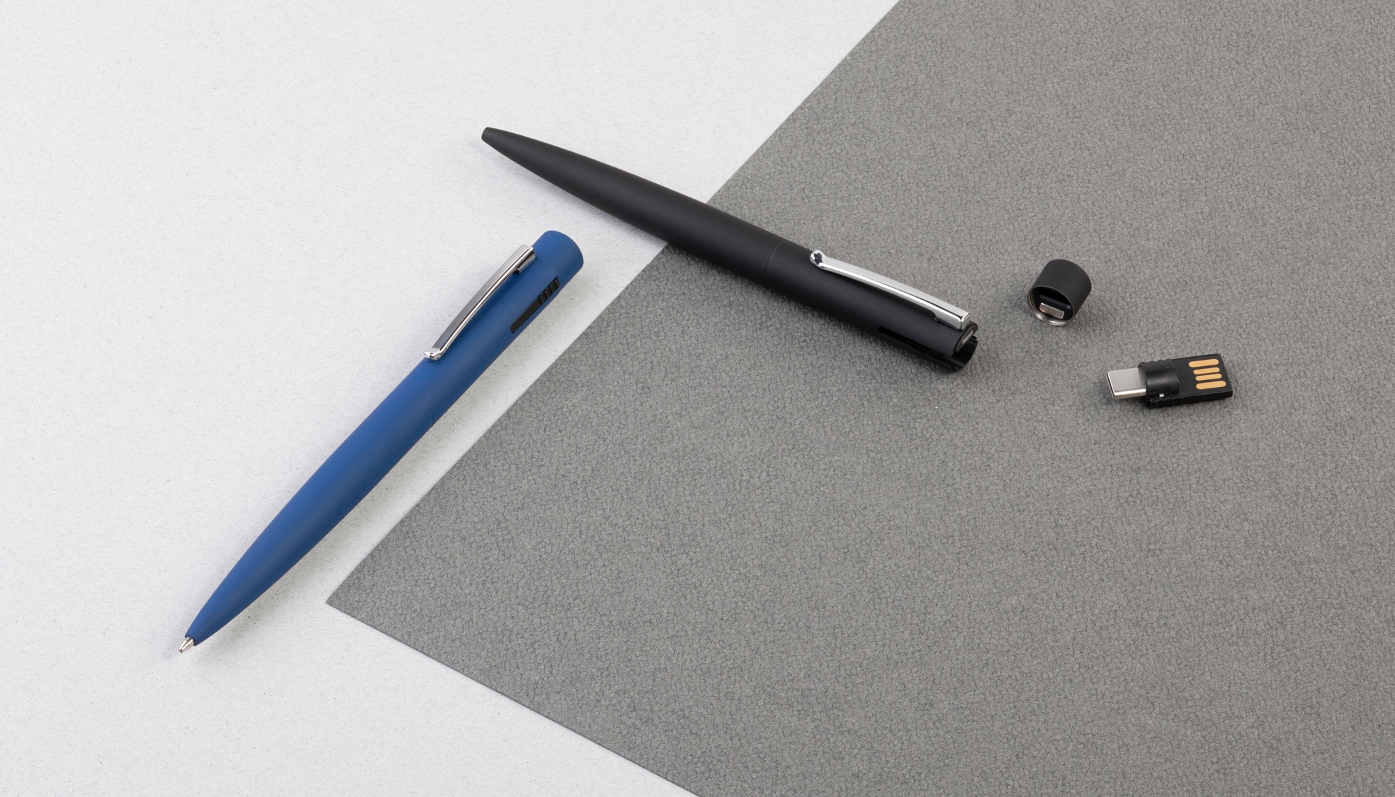 Ручка шариковая "Secret" с флеш-картой OTG 32Gb (USB2.0/Type-C), покрытие soft touch, цвет черный