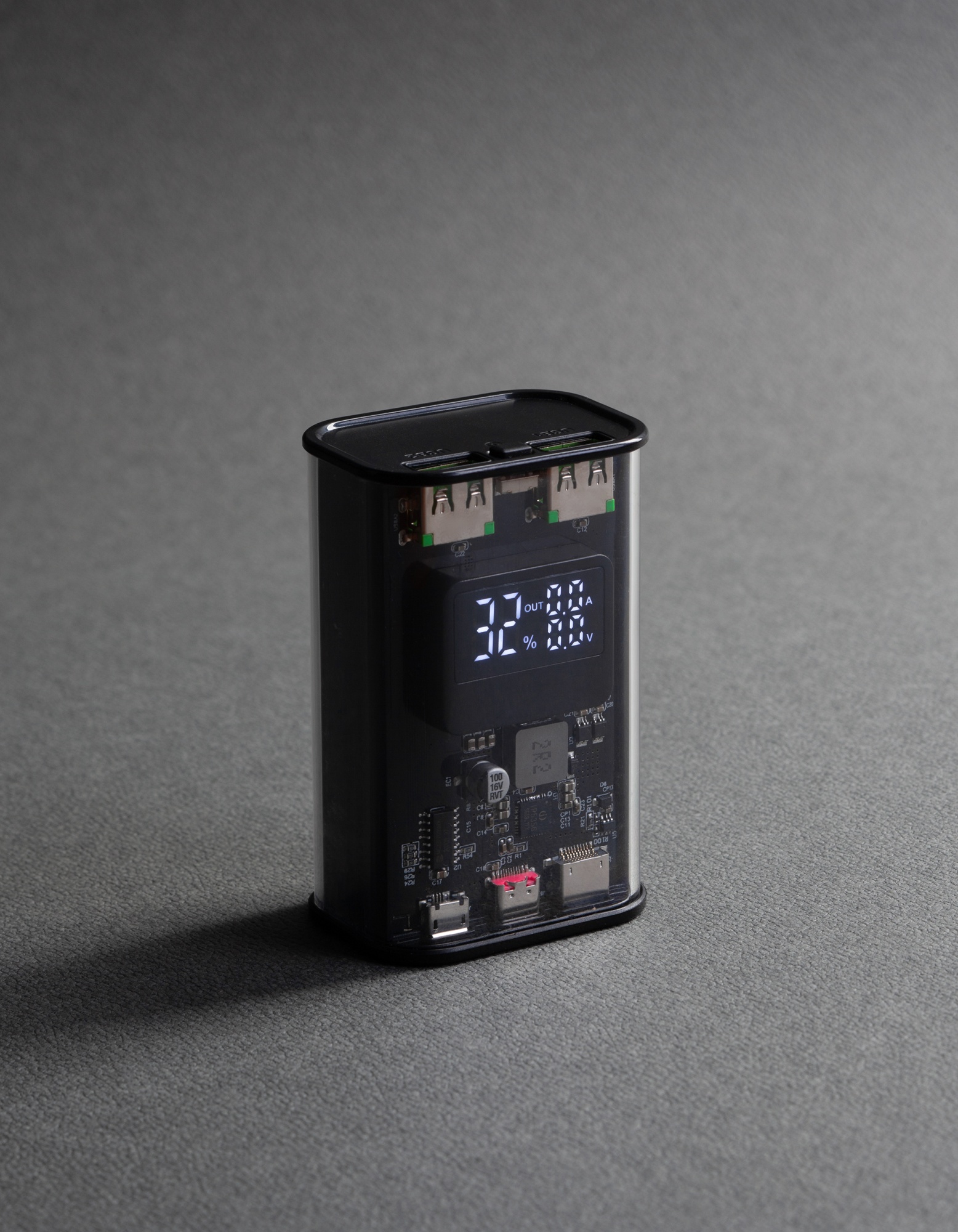 Зарядное (22.5W) устройство "Inside" 9000 mAh с прозрачным корпусом и цифровым индикатором заряда/напряжения/силы тока, цвет черный