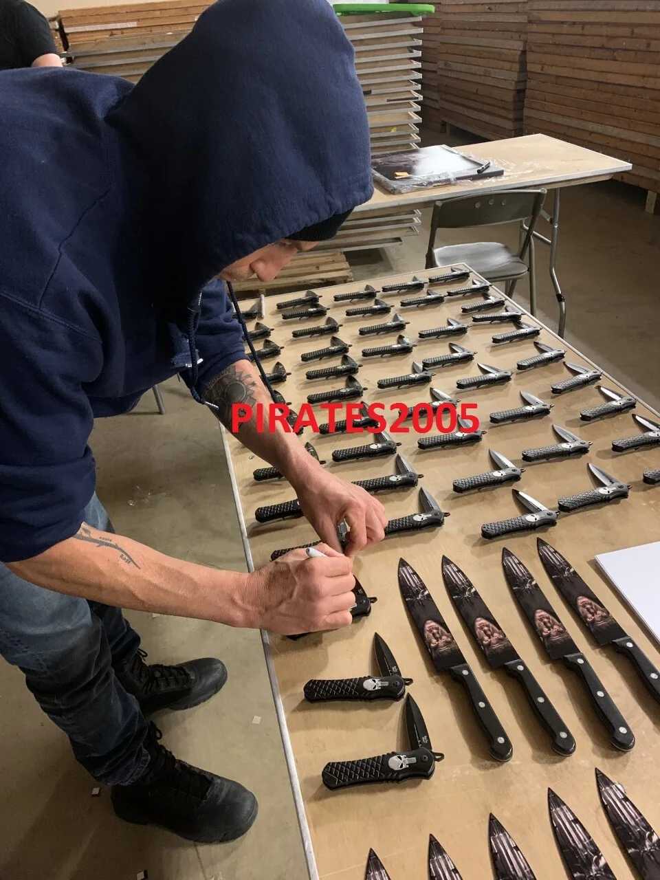 JON BERNTHAL SIGNED THE PUNISHER DISPLAY KNIFE WITH PROOF JSA COA, image 3