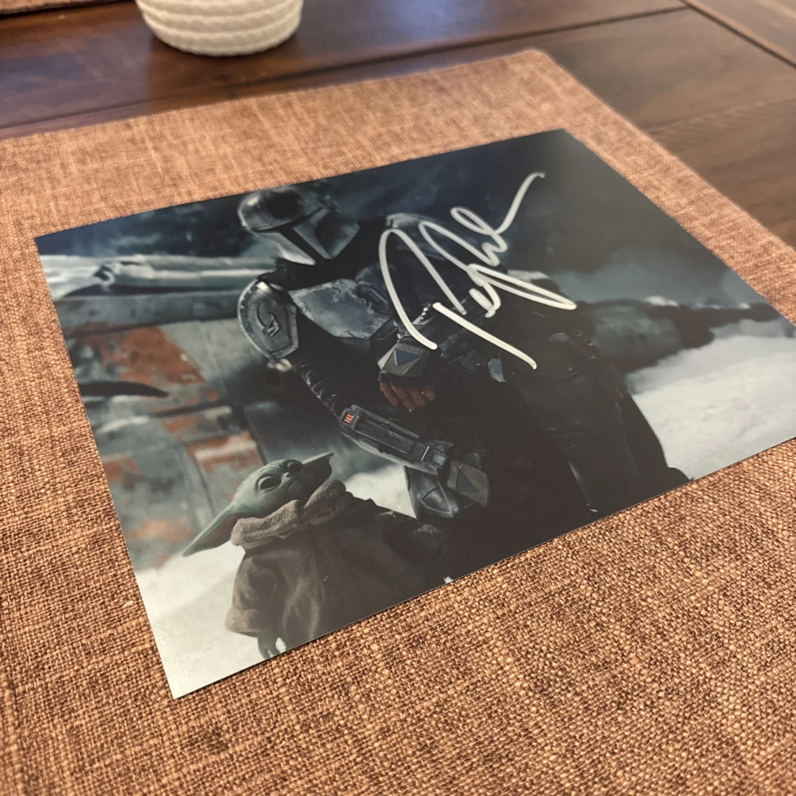 Pedro Pascal — Pedro Pascal "Mandalorian" Signed 8x10" Original Autograph w/COA Hologram Proof, image 2