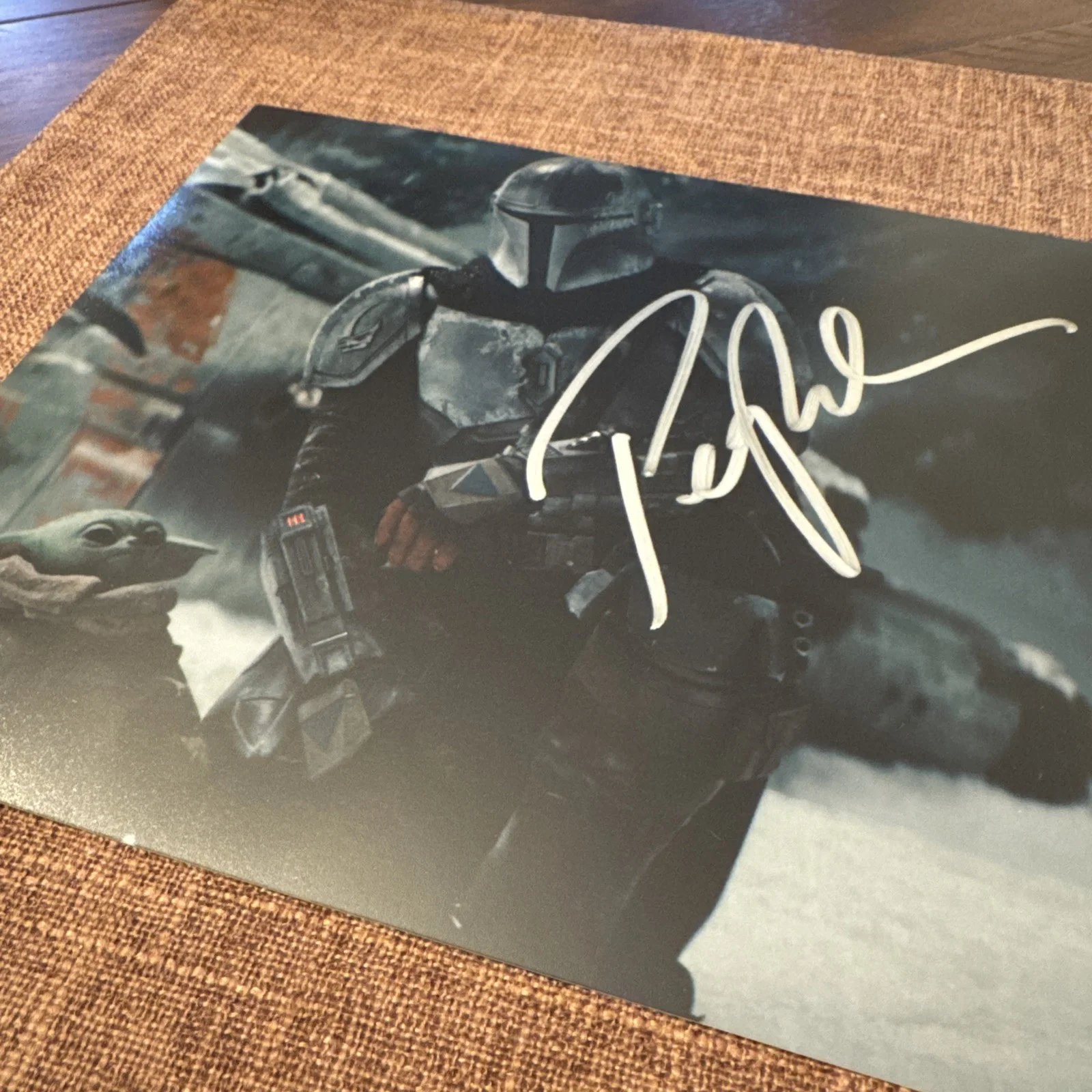 Pedro Pascal — Pedro Pascal "Mandalorian" Signed 8x10" Original Autograph w/COA Hologram Proof, image 4