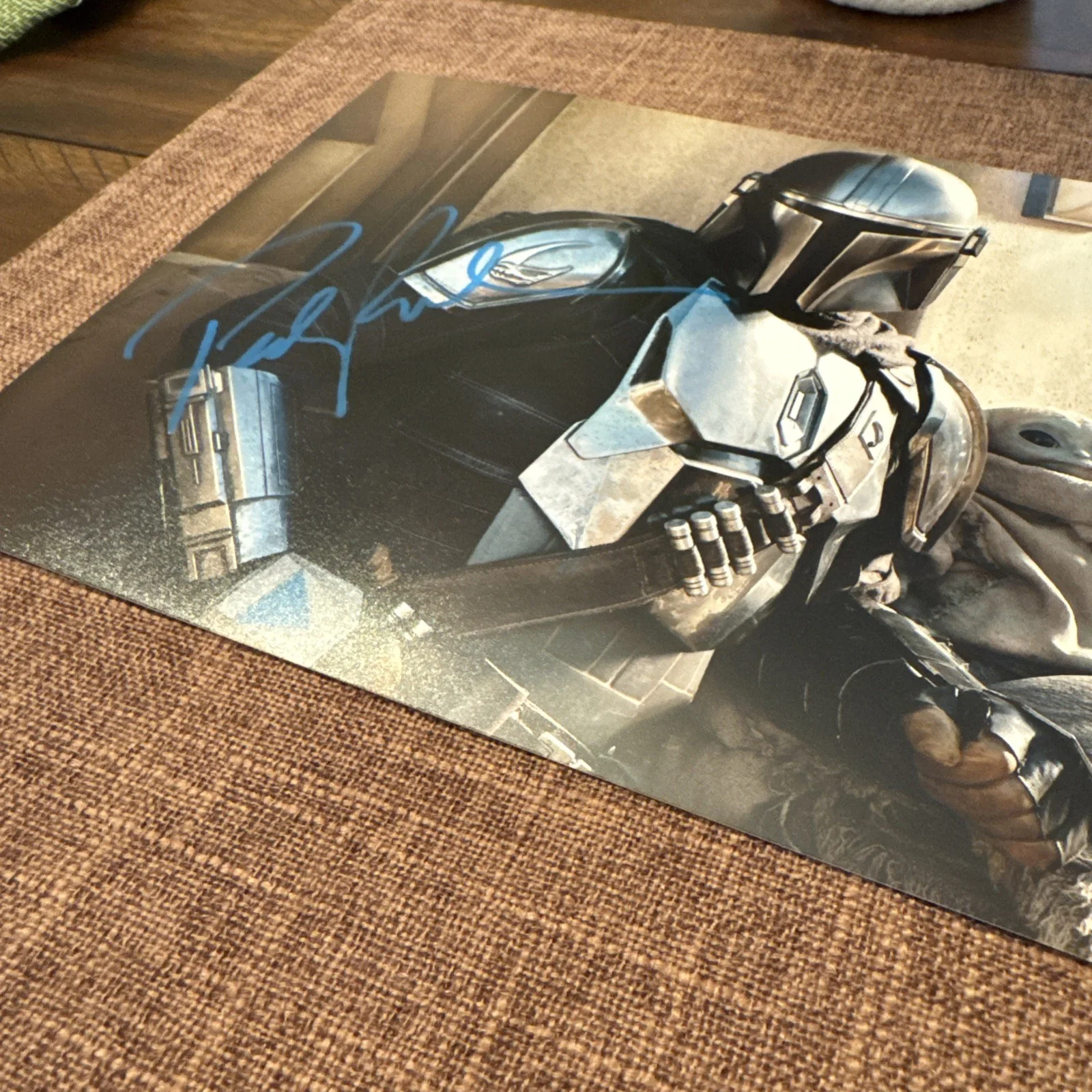 Pedro Pascal — Pedro Pascal "Mandalorian" Signed 8x10" Original Autograph w/COA Hologram Proof, image 3
