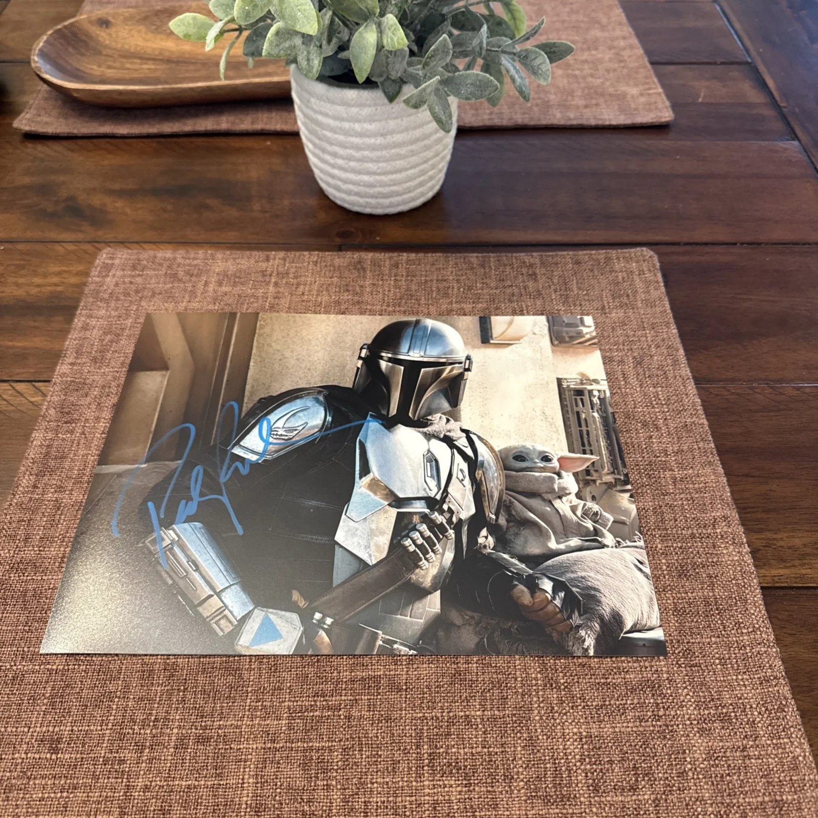 Pedro Pascal — Pedro Pascal "Mandalorian" Signed 8x10" Original Autograph w/COA Hologram Proof, image 5