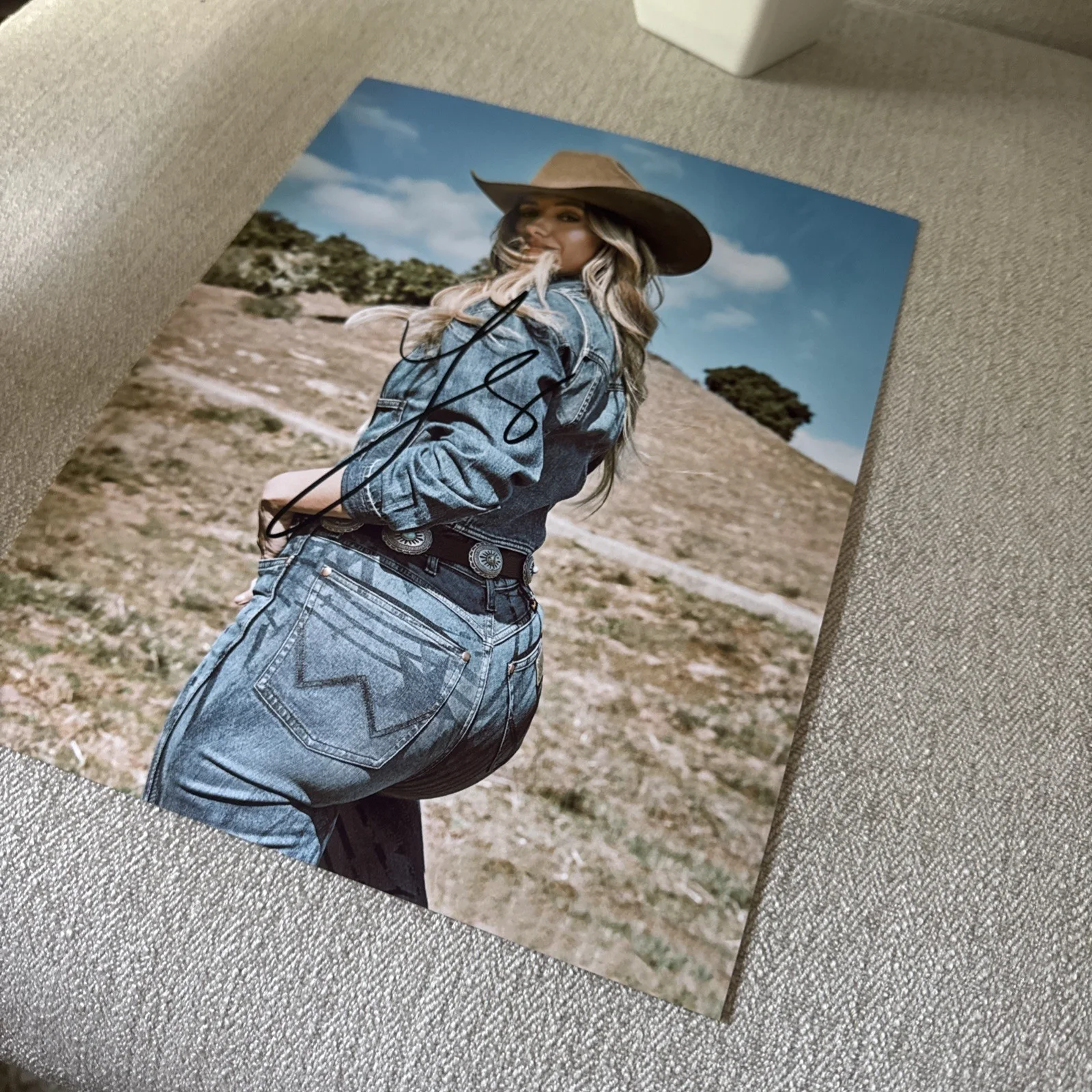 Lainey Wilson Country Star Signed Autograph 8x10 Photo w/ COA Matching Hologram, image 3
