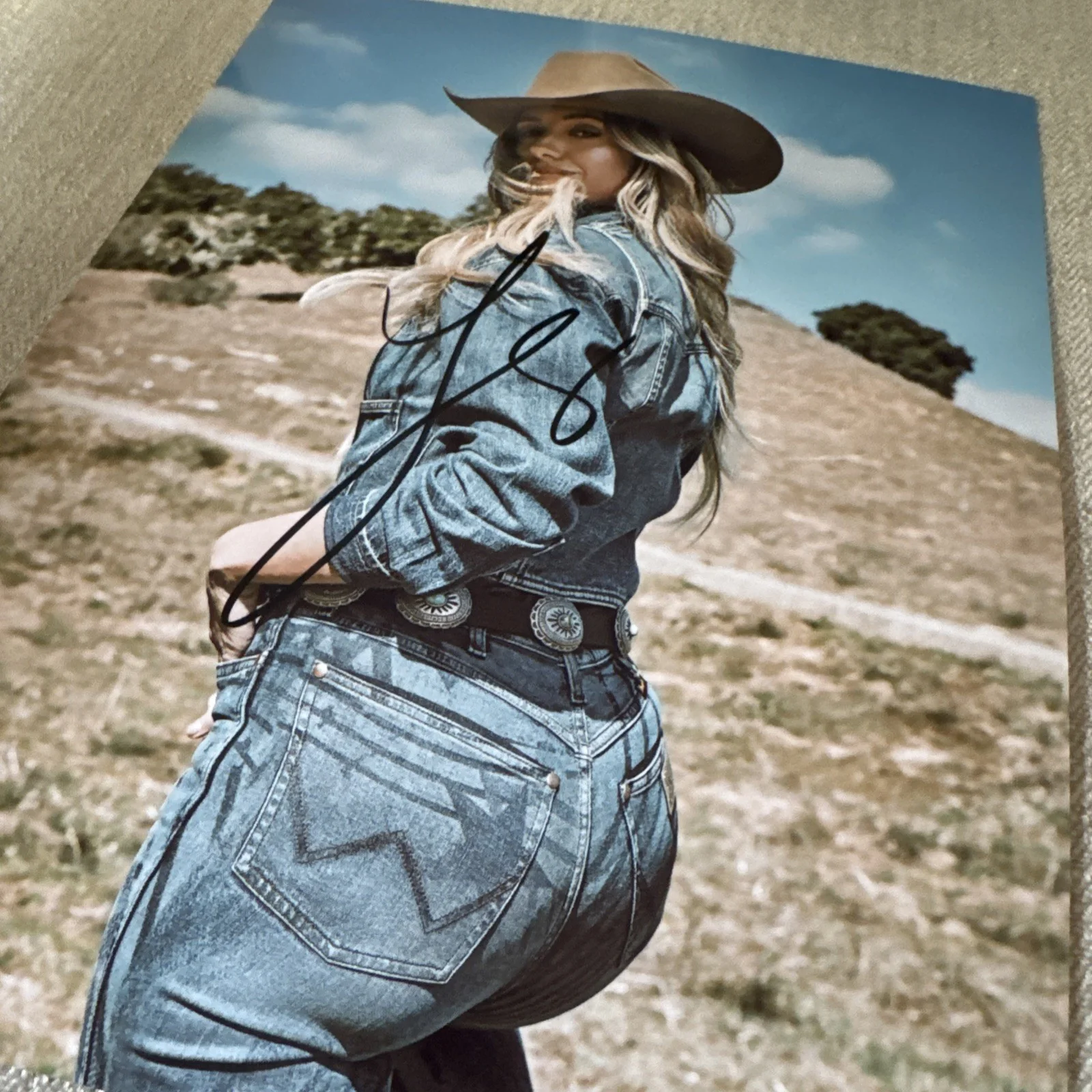 Lainey Wilson Country Star Signed Autograph 8x10 Photo w/ COA Matching Hologram, image 4