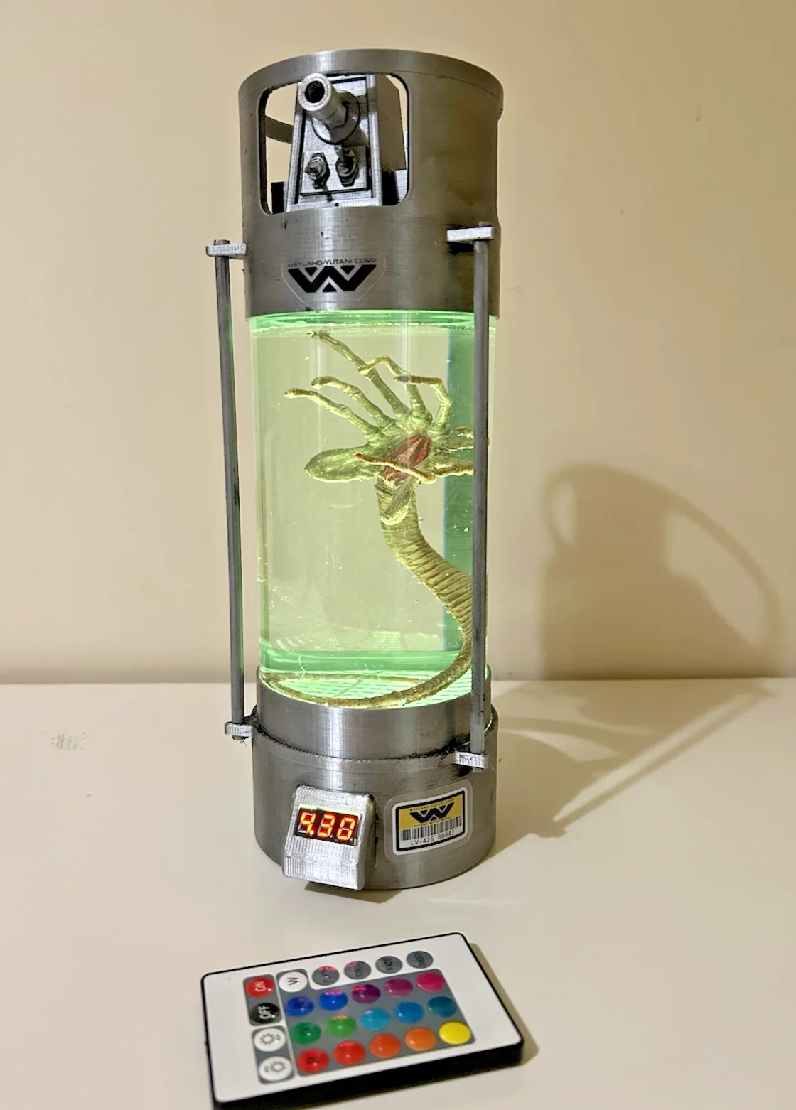 Alien Facehugger Stasis Tube Lamp LED Remote Control 16 Colour, image 2