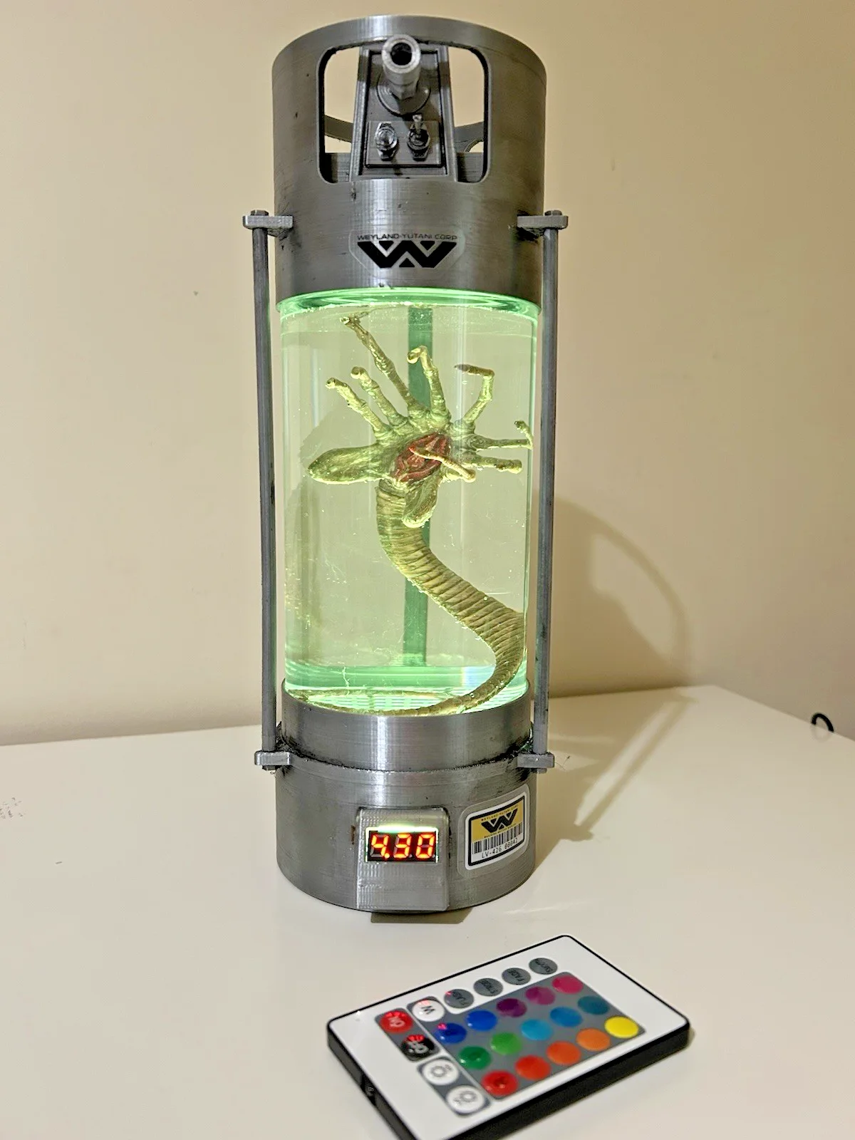 Alien Facehugger Stasis Tube Lamp LED Remote Control 16 Colour, image 5