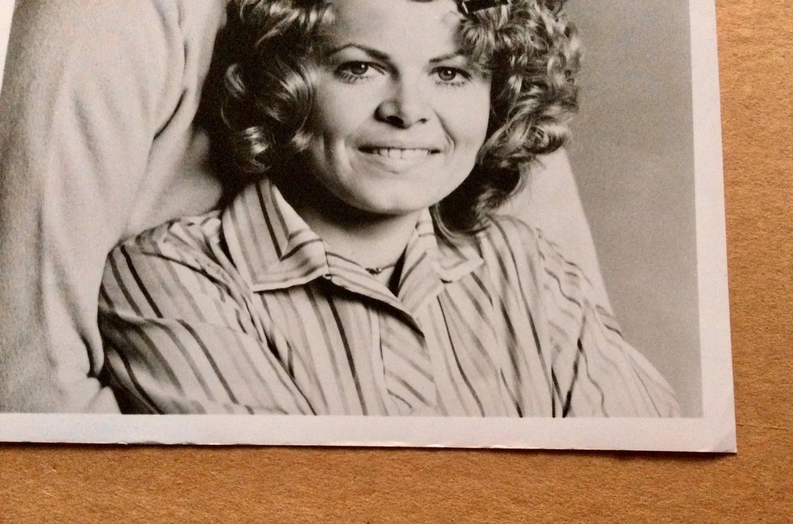 All in the Family photo signed autographed by Rob Reiner and Sally Struthers, image 2