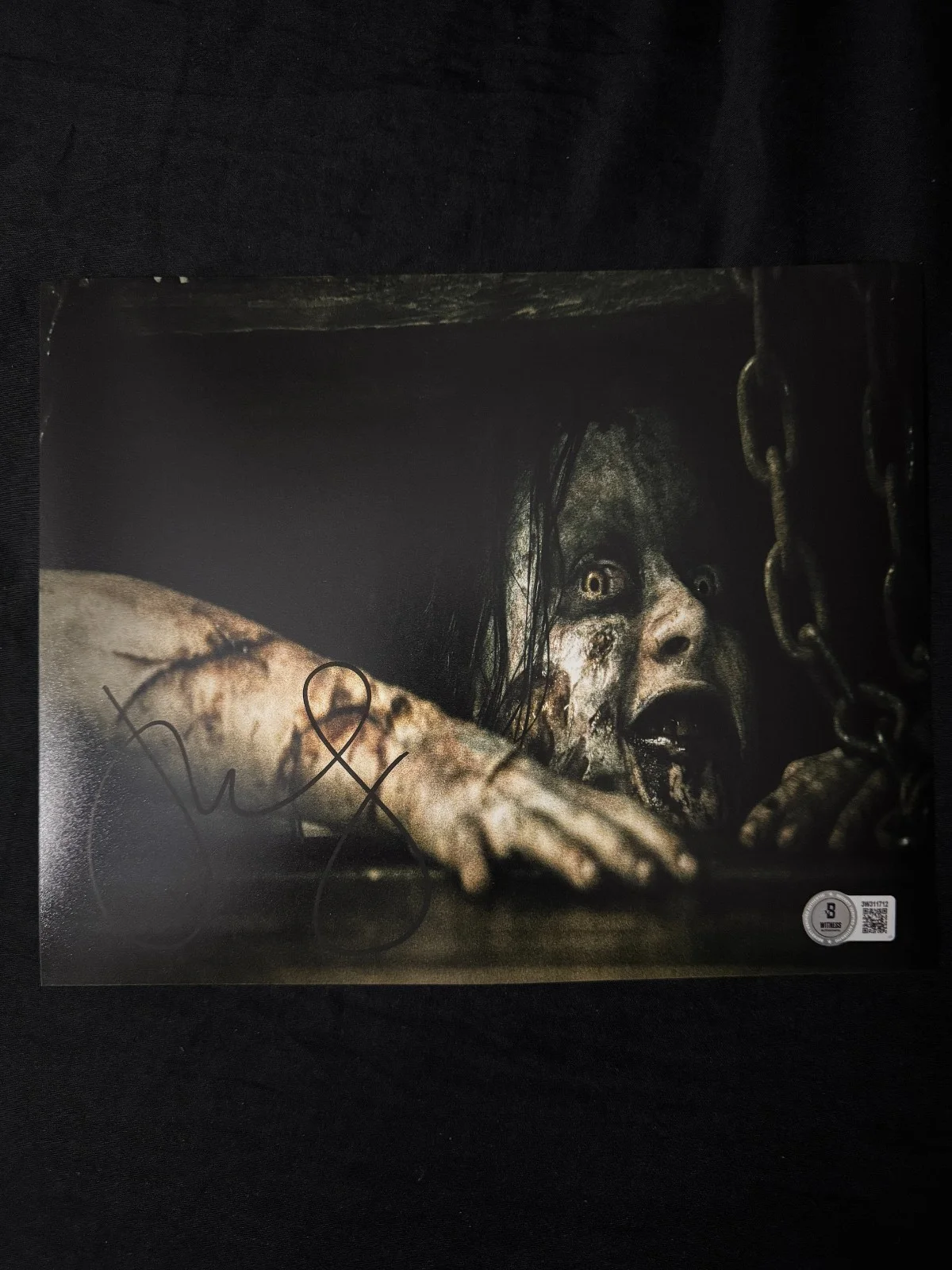 Jane Levy — Jane Levy signed Evil Dead 8x10 photo W/ Beckett Witness COA