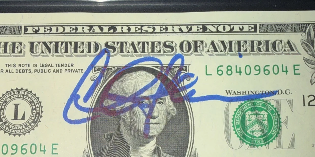 Charlie Sheen Signed $1 Bill - Great Signature - "Wall Street" - PSA Slabbed, изображение 2