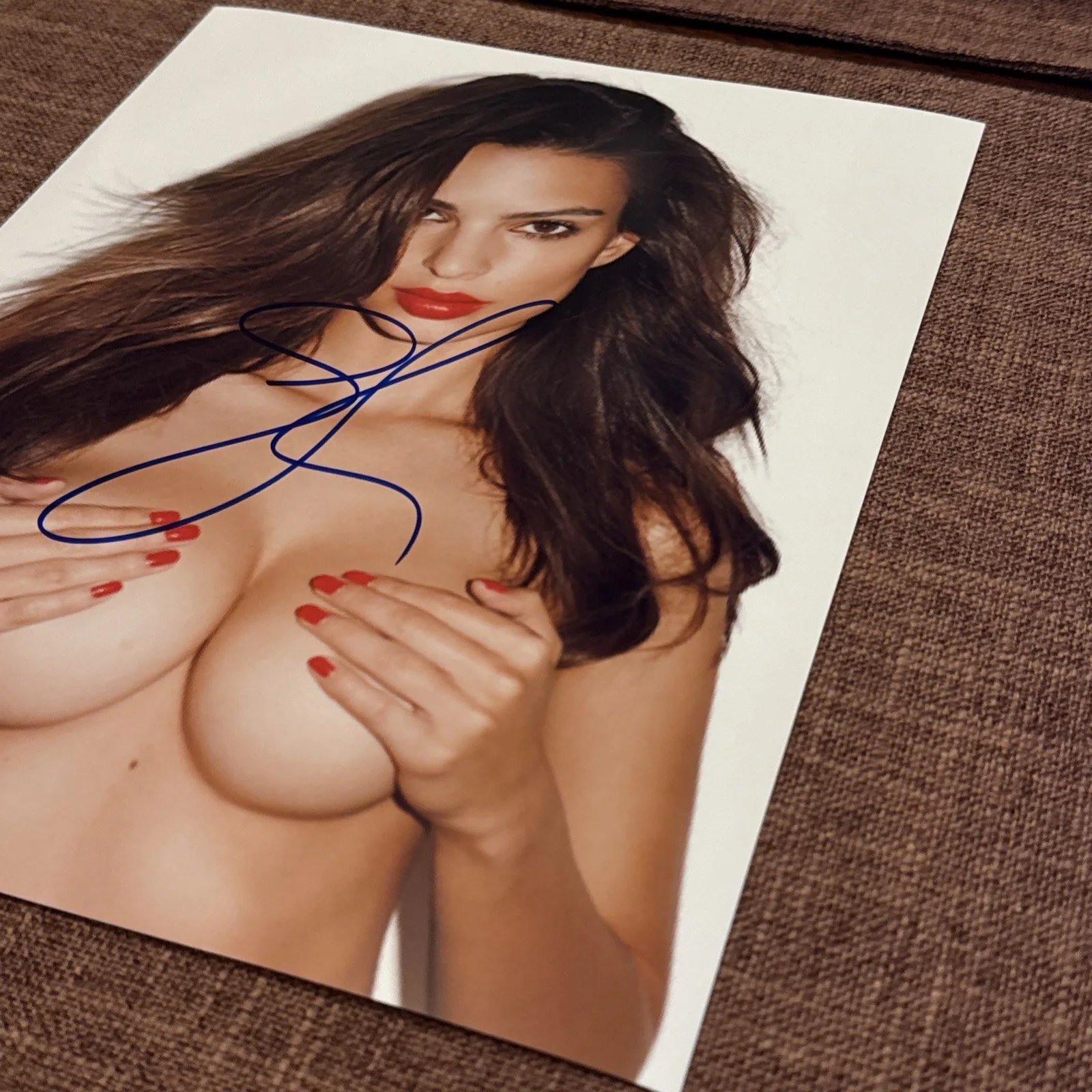 Emily Ratajkowski ~ Signed Autographed 8x10 Sexy Photo w/COA Matching Holograms, изображение 3