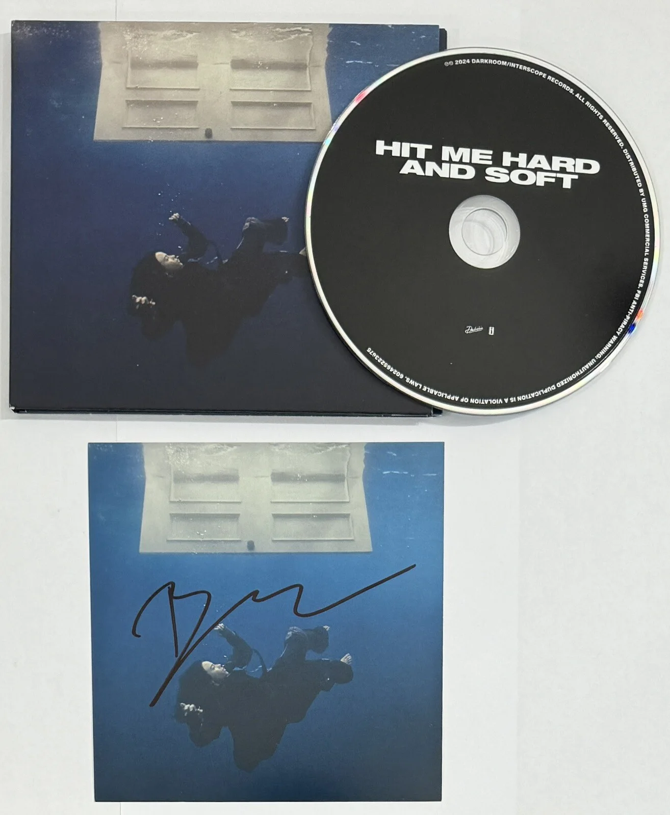 BILLIE EILISH HIT ME HARD & SOFT SIGNED PHOTO CARD AUTOGRAPH & CD PSA DNA COA, image 2