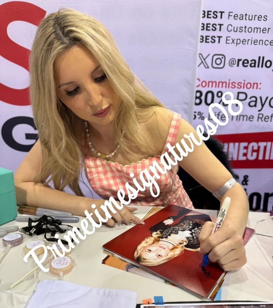 Piper Perri — Hot Sexy Piper Perri Signed 8x10 Photo Adult Star Authentic Autograph Beckett, image 2