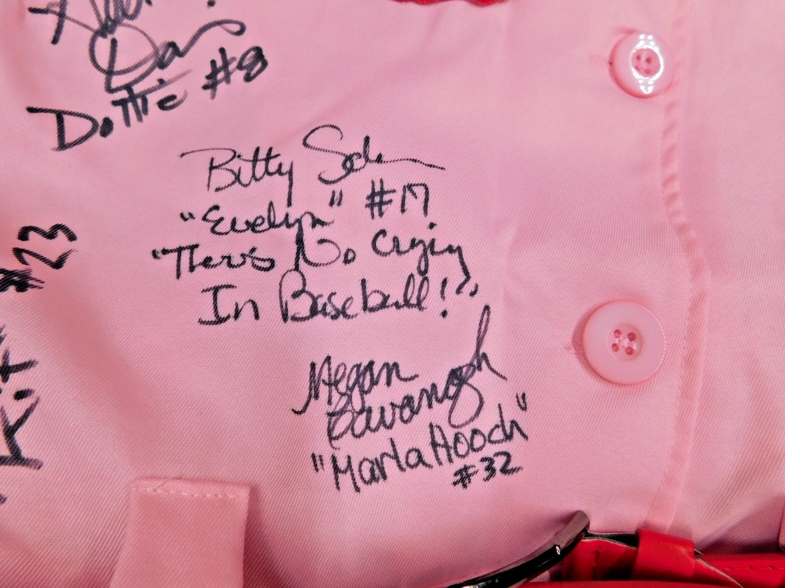 rosie o'donnell — League of Their Own Signed Uniform Geena Davis Lori Petty Schram Cavanagh JSA, image 4