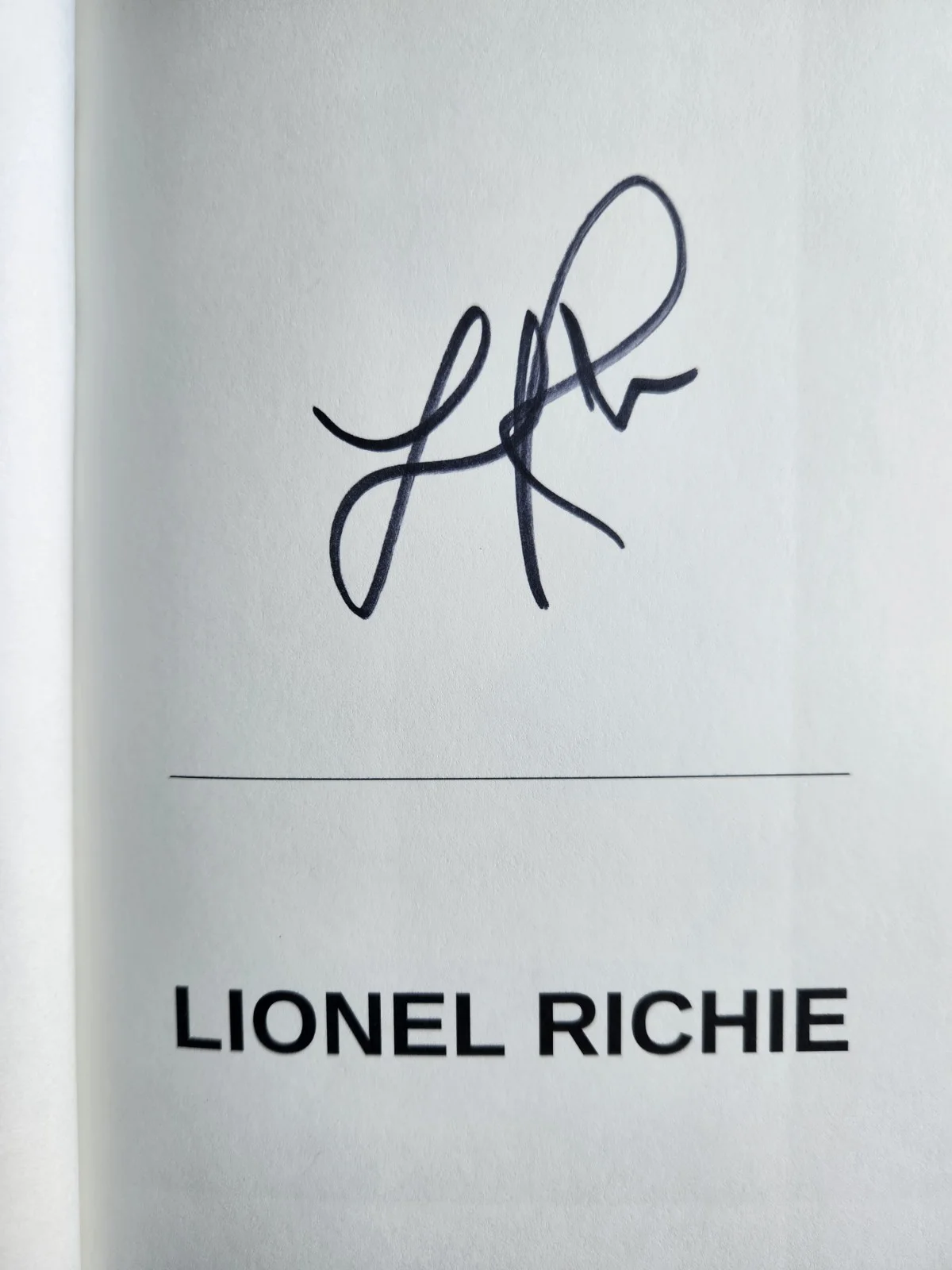 AUTOGRAPHED Lionel Richie SIGNED Book TRULY AUTOGRAPH Hardcover American Idol, изображение 2