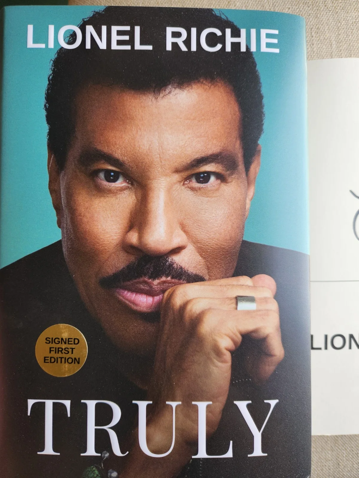 AUTOGRAPHED Lionel Richie SIGNED Book TRULY AUTOGRAPH Hardcover American Idol, изображение 3