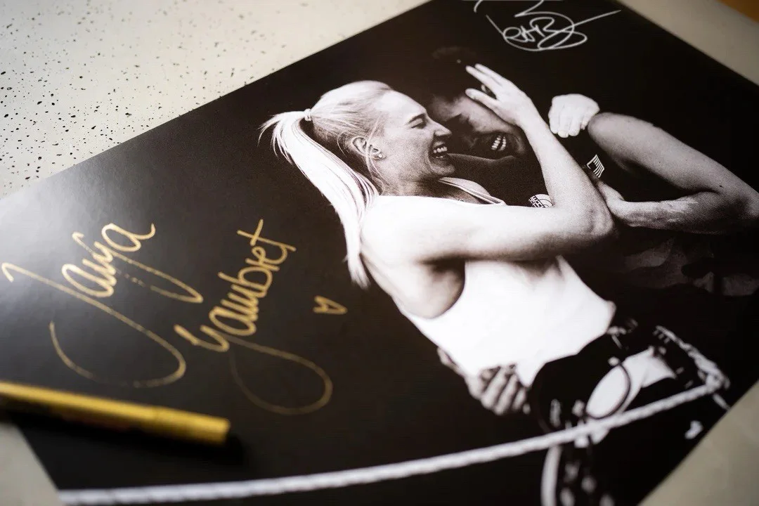 Janja Garnbret — Janja Garnbret and Brooke Raboutou LIMITED EDITION Signed Poster A2 - US SELLER, изображение 5