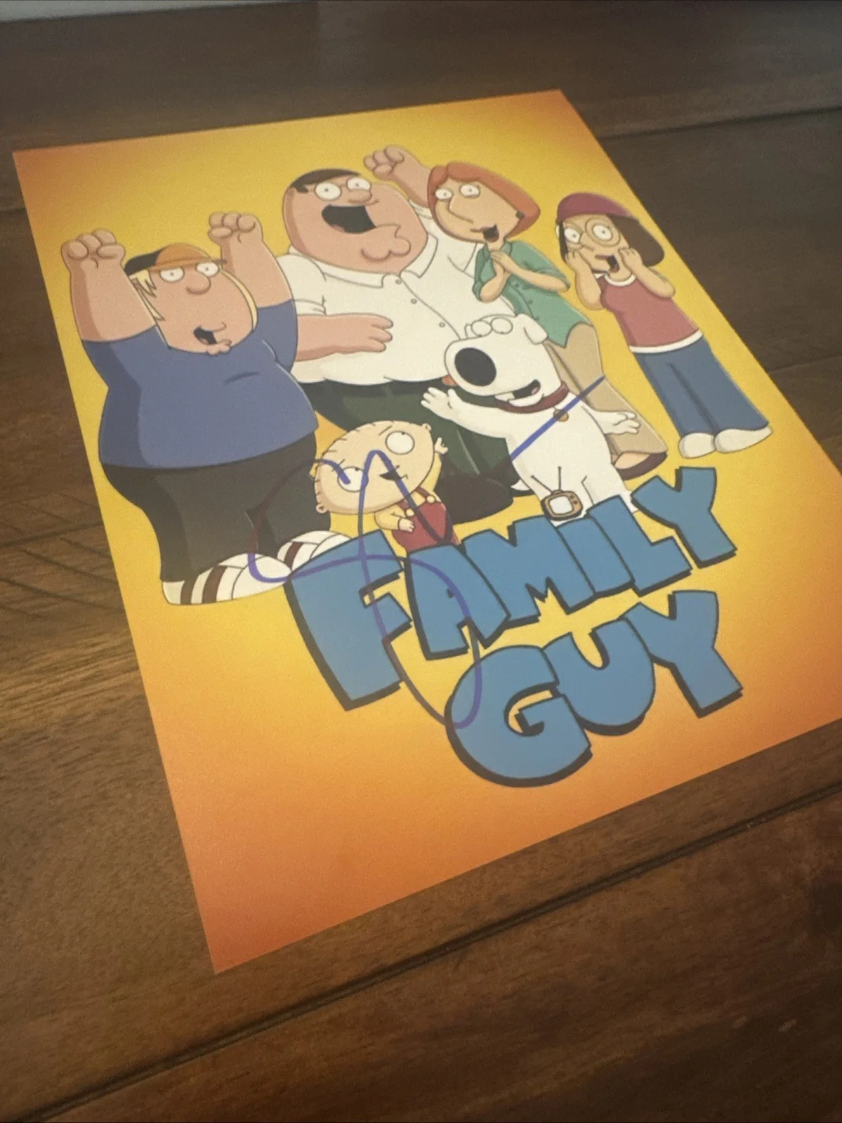 Seth MacFarlane — Seth MacFarlane Signed Family Guy 8x10 Iconic Photo Autographed w/COA & Hologram, image 2