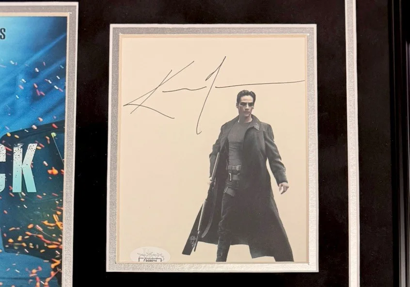 Keanu Reeves — KEANU REEVES Custom Framed Autographed 8x10 Photo John Wick Matrix JSA COA, image 2
