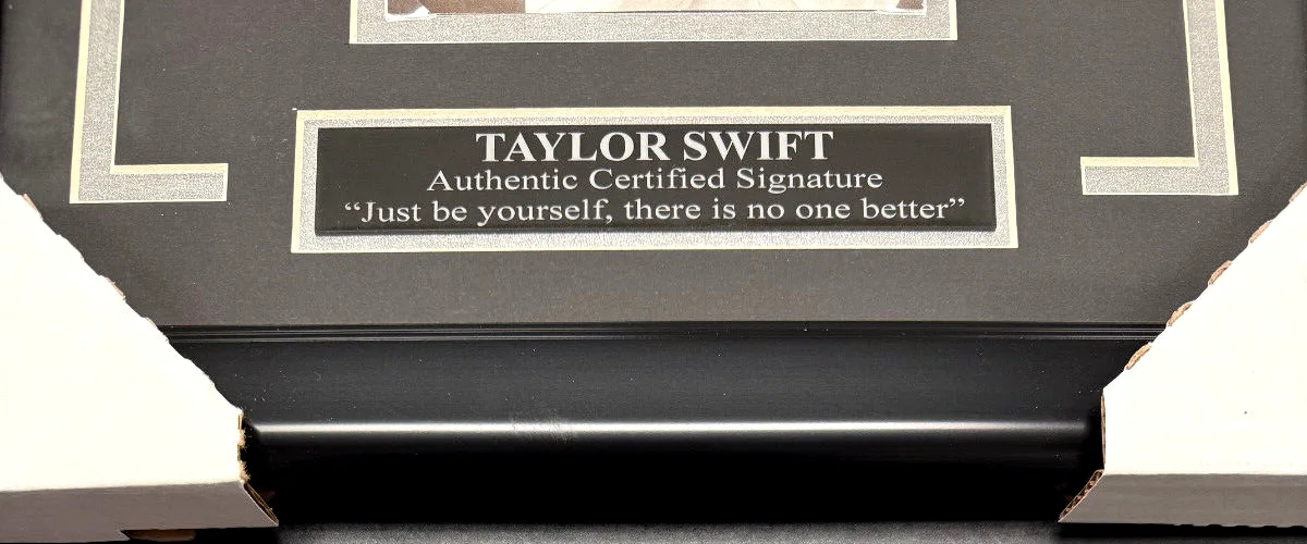Taylor Swift Signed Authentic Autographed CD Insert Framed w/ 8x10 Photo JSA COA, image 2