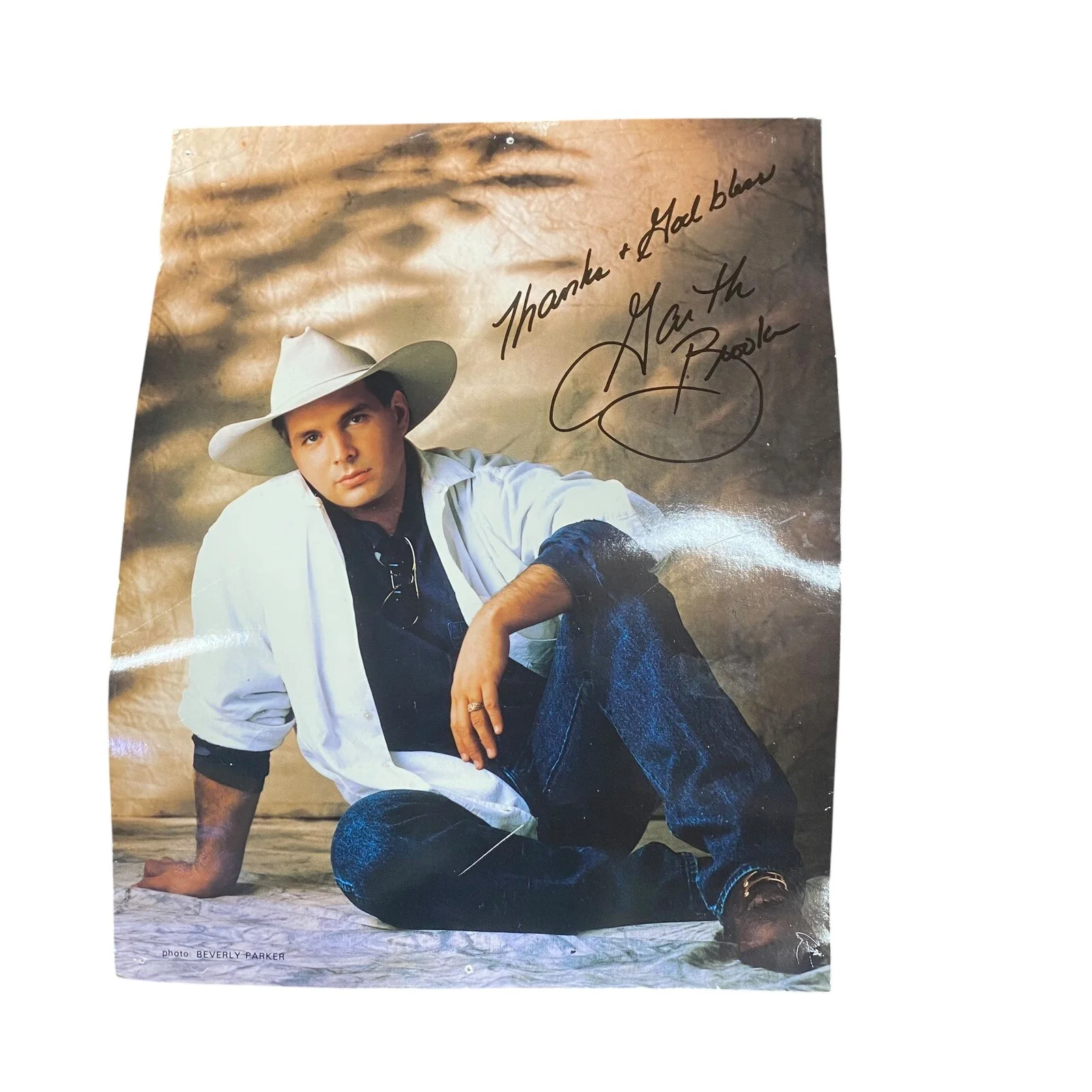 Garth Brooks — GARTH BROOKS SIGNED AUTOGRAPH 8X10 PHOTO - FULL SIGNATURE, COUNTRY LEGEND