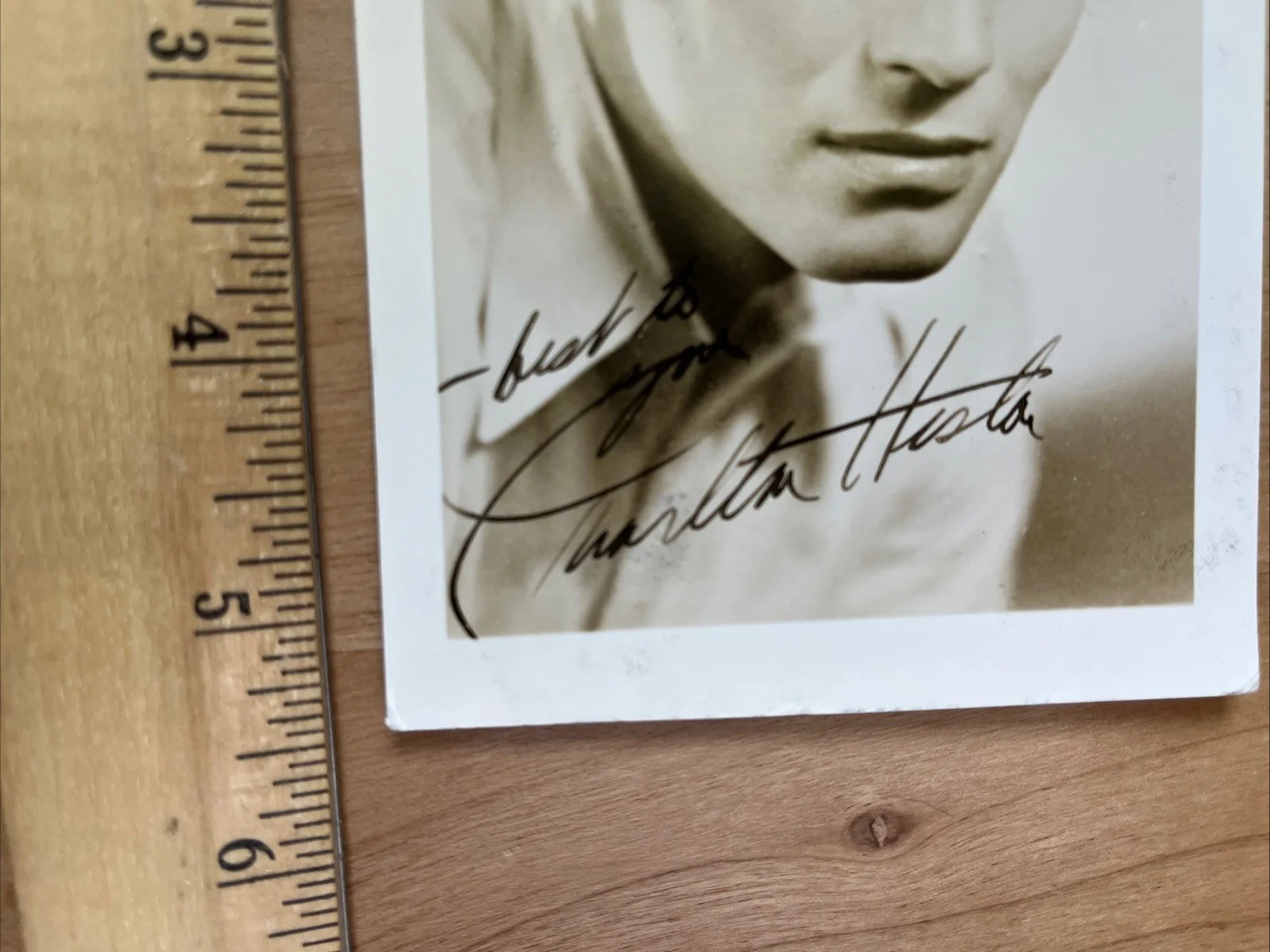 Vintage CHARLTON HESTON SIGNED REPLICA AUTOGRAPH Promo Photo Postcard Actor, изображение 2