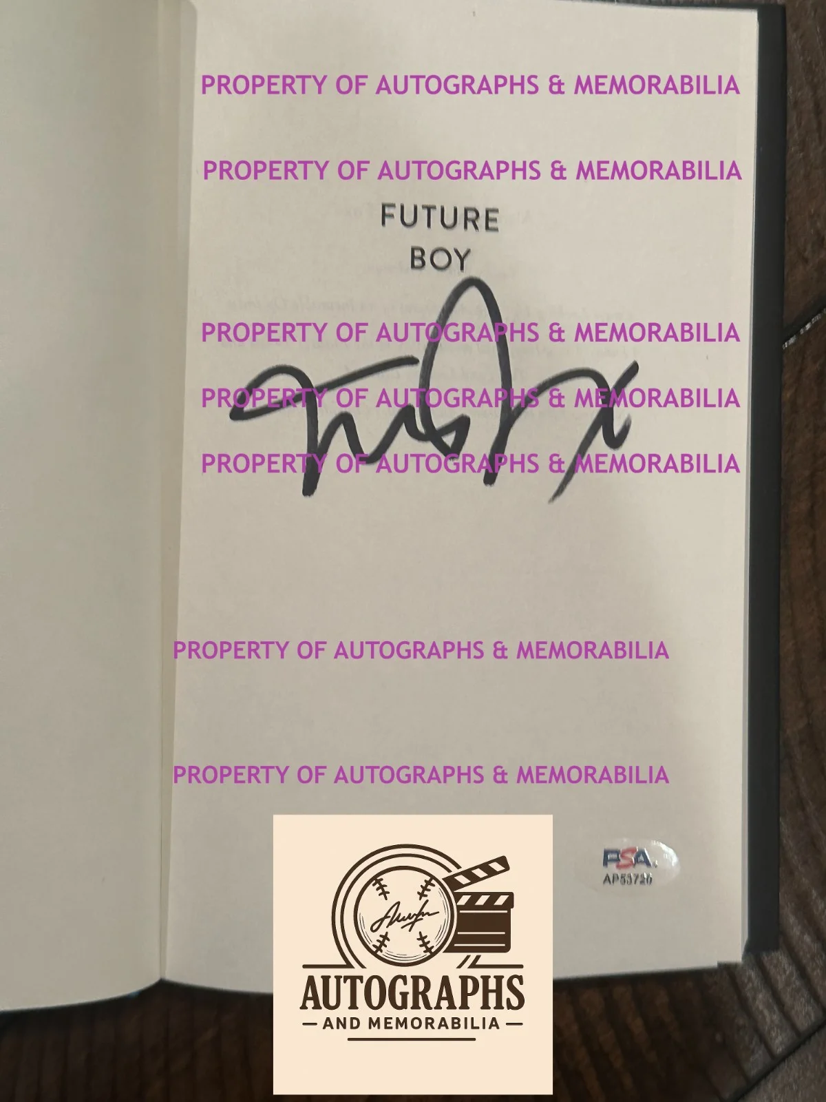 Michael J Fox — Michael J Fox Signed Future Boy Book - Back to the Future - PSA COA - Rare!!📚, image 2