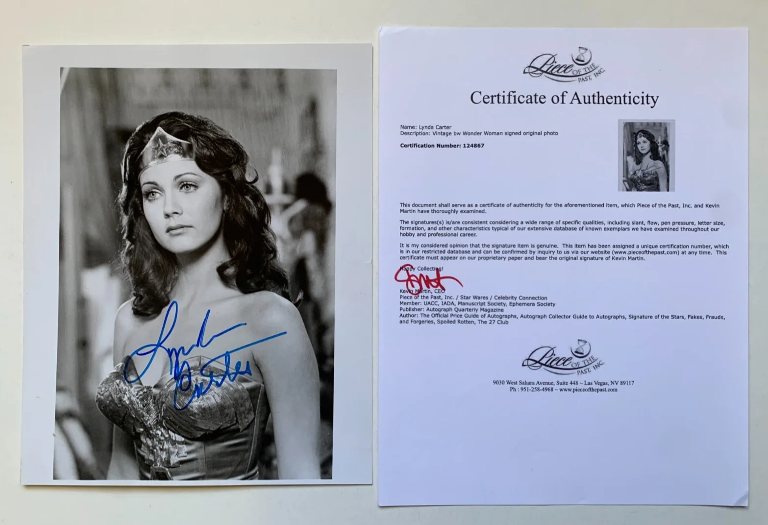 Lynda Carter — LYNDA CARTER signed WONDER WOMAN photo, with COA, 8x10, изображение 3