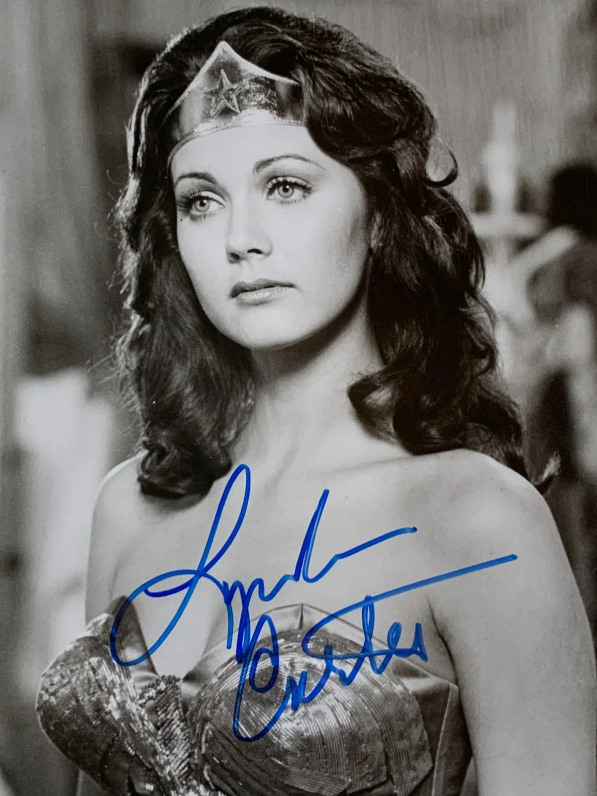 Lynda Carter — LYNDA CARTER signed WONDER WOMAN photo, with COA, 8x10, изображение 5