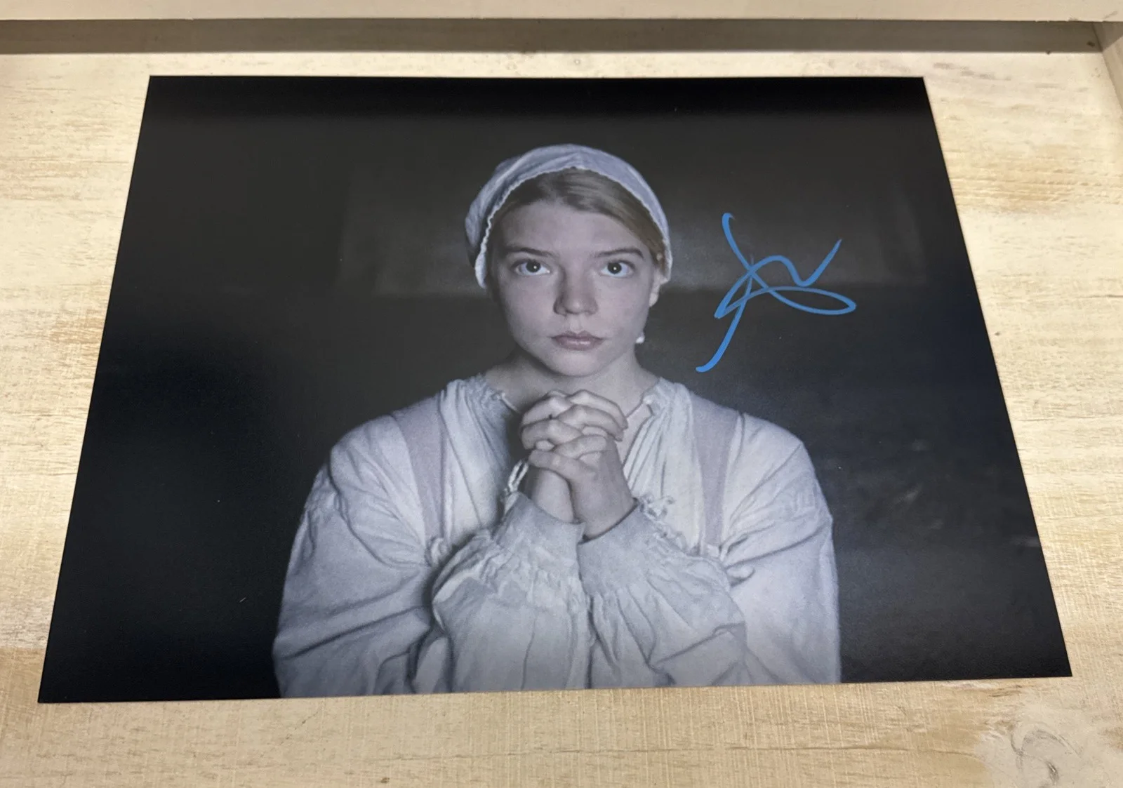 Anya Taylor-Joy — Anya Taylor Joy "The Witch" Actress Signed 8 x 10 Photo w/COA & Proof Must See