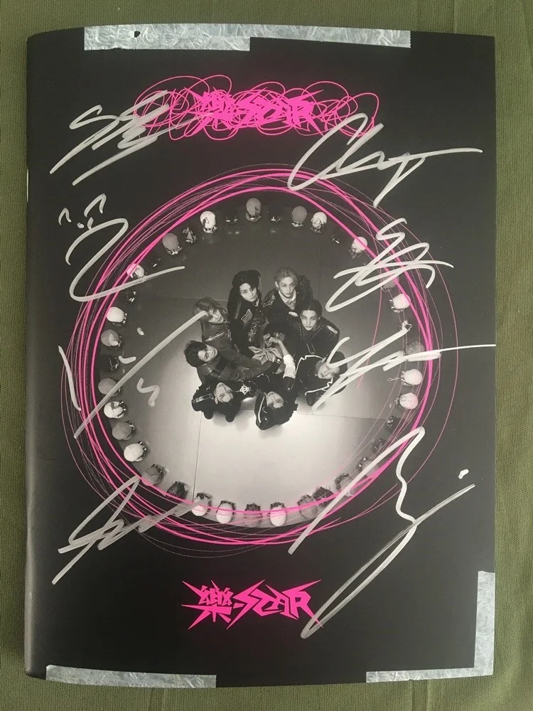 Stray Kids MINI ALBUM 楽 STAR K-POP Signed Autographed Collection GIFTS, image 4
