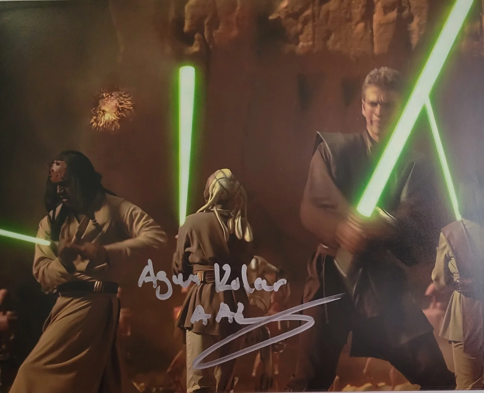 Tux Akindoyeni — Tux Akindoyeni signed 8x10 photo Jedi Agen Kolar Star Wars