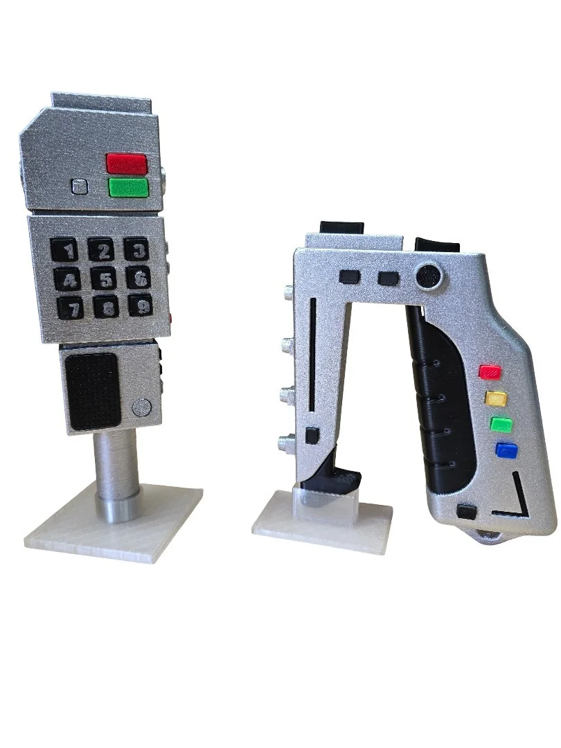 Space 1999 Set: Stun Gun & Commlock Prop -Moonbase Alpha Inspired Display Models, image 4