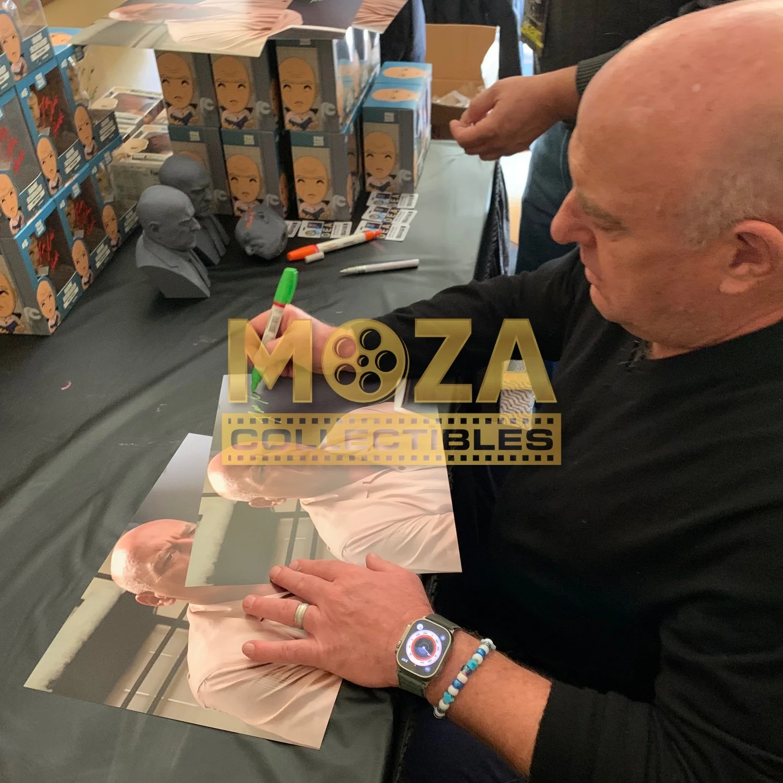 Dean Norris — Dean Norris Signed 11x14 Photo Breaking Bad Hank Autograph JSA COA, image 2