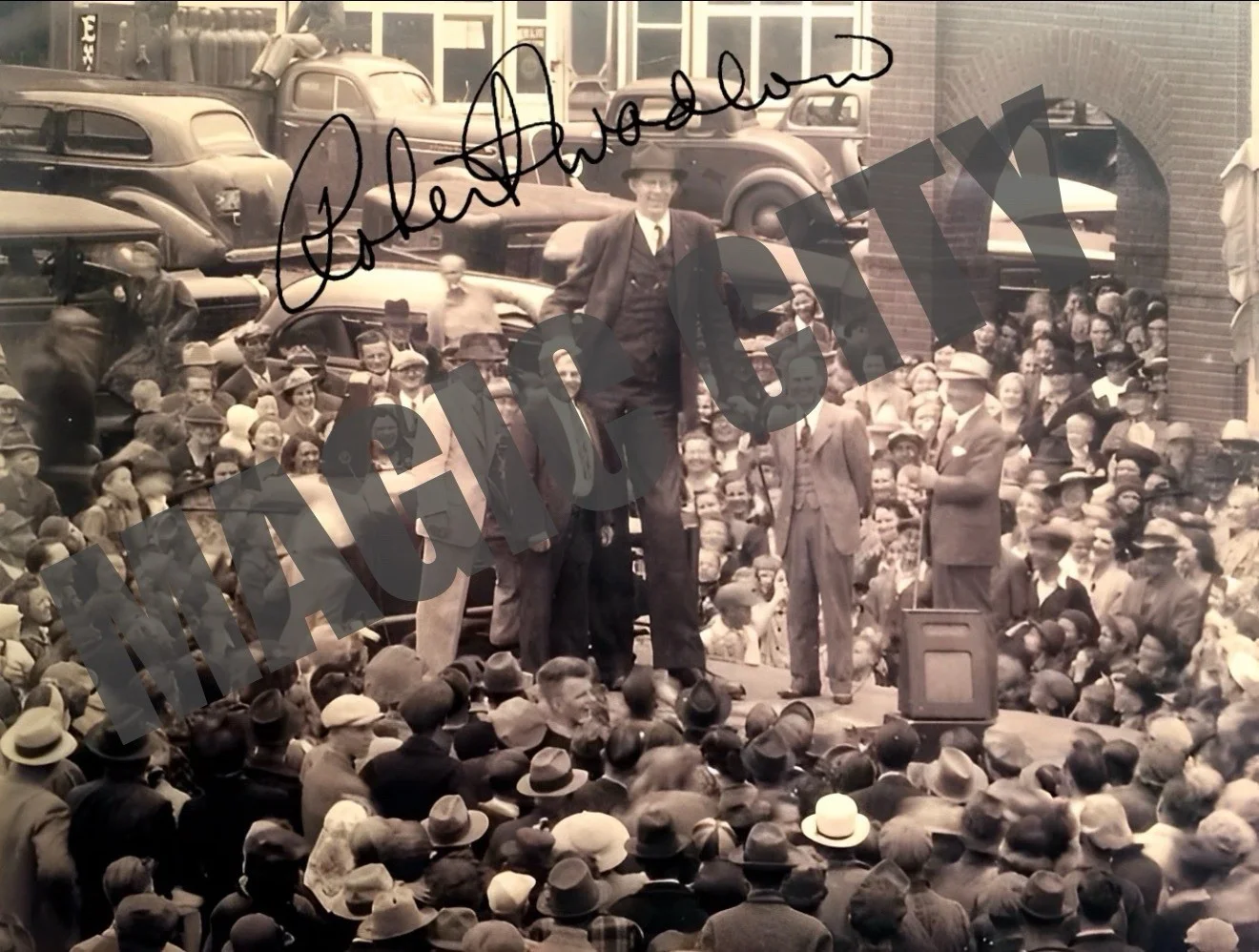 ROBERT WADLOW — ROBERT WADLOW SIGNED PHOTO AUTOGRAPH World’s Tallest Man Giant 8.5X11 REPRINT