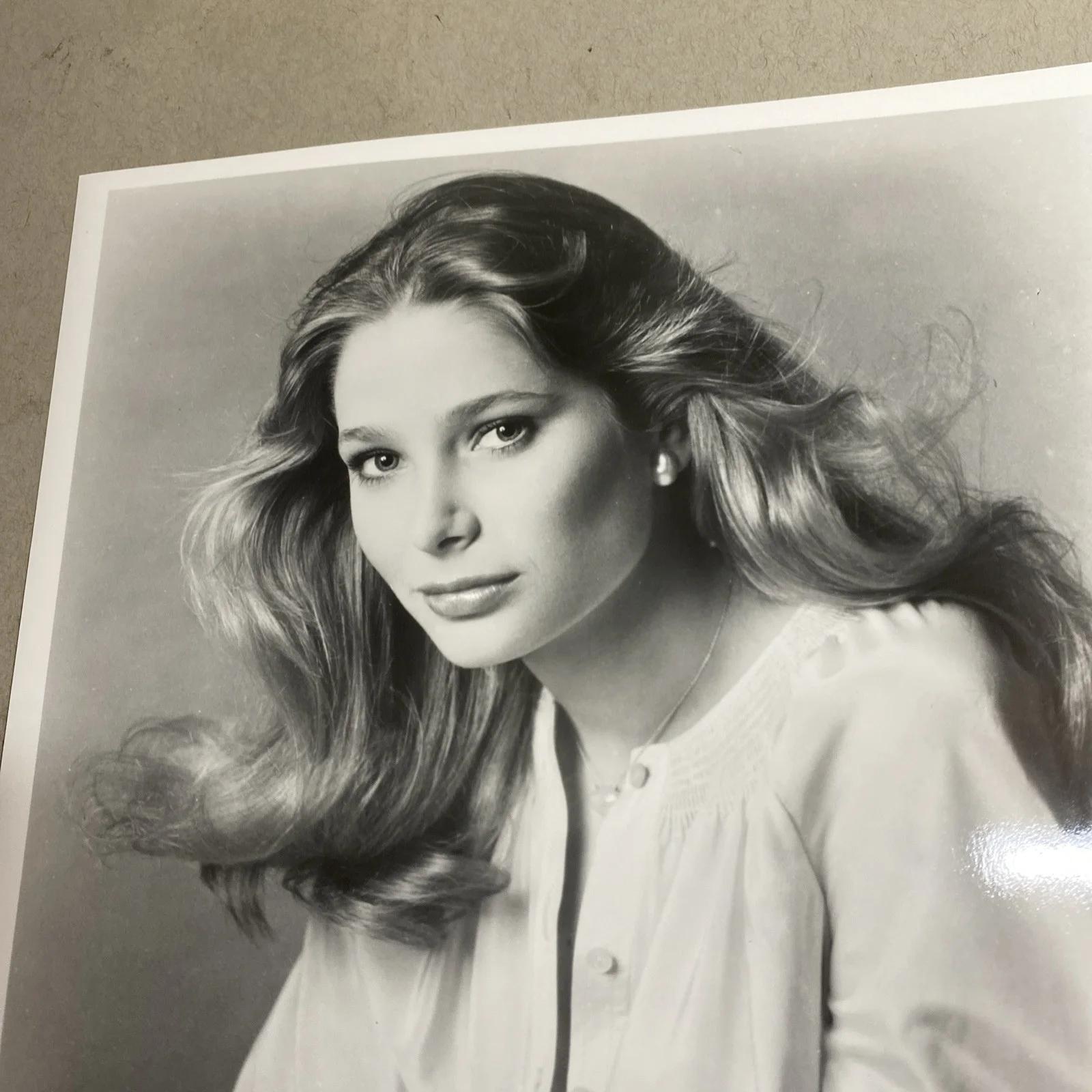 Deborah Raffin: Hand Signed Celebrity Photograph 8 x 10 Inches / KSK, изображение 3