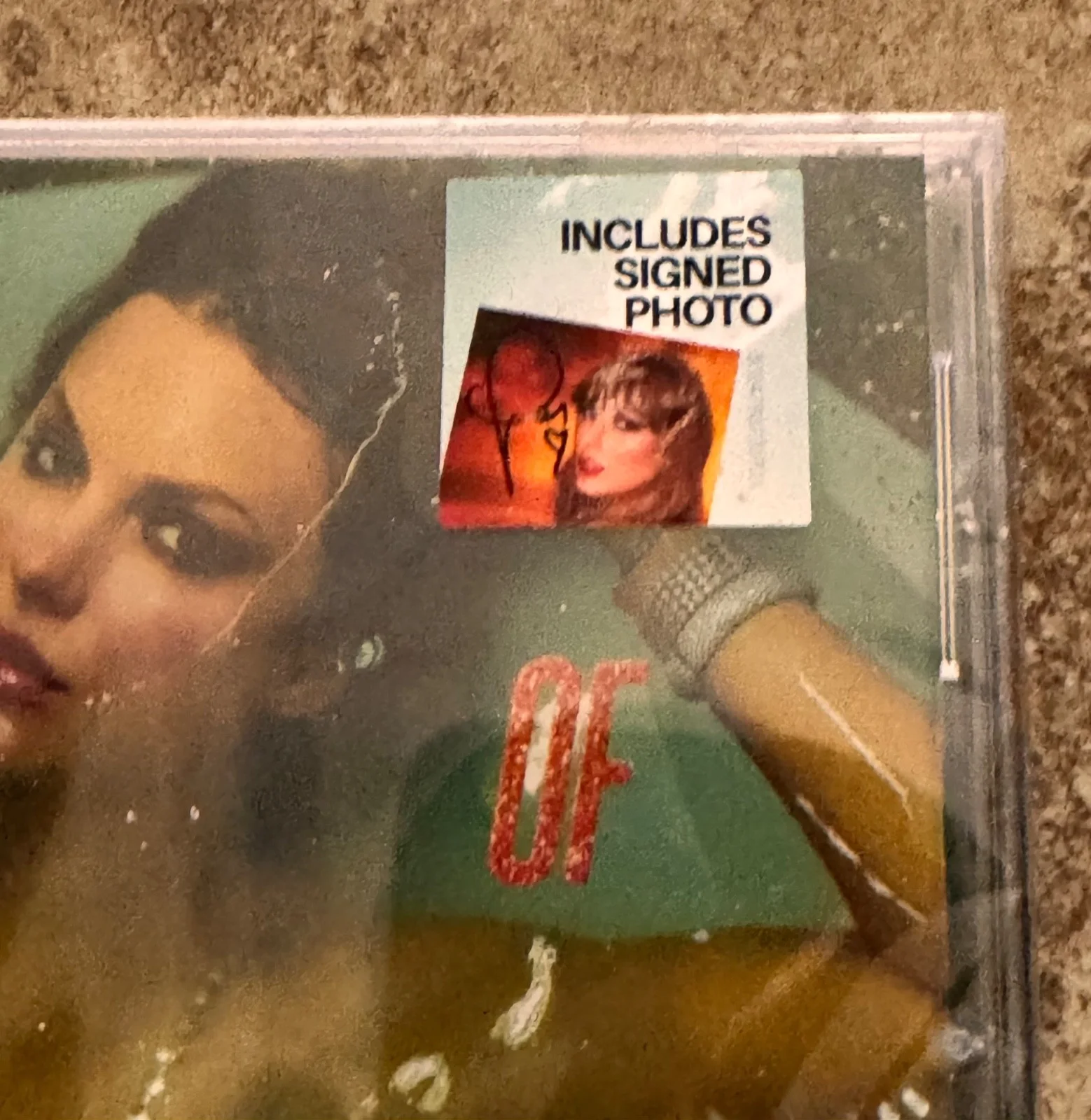TAYLOR SWIFT RARE THE LIFE OF A SHOWGIRL CD W/HAND SIGNED PHOTO #1 SEALED! MINT!, изображение 3