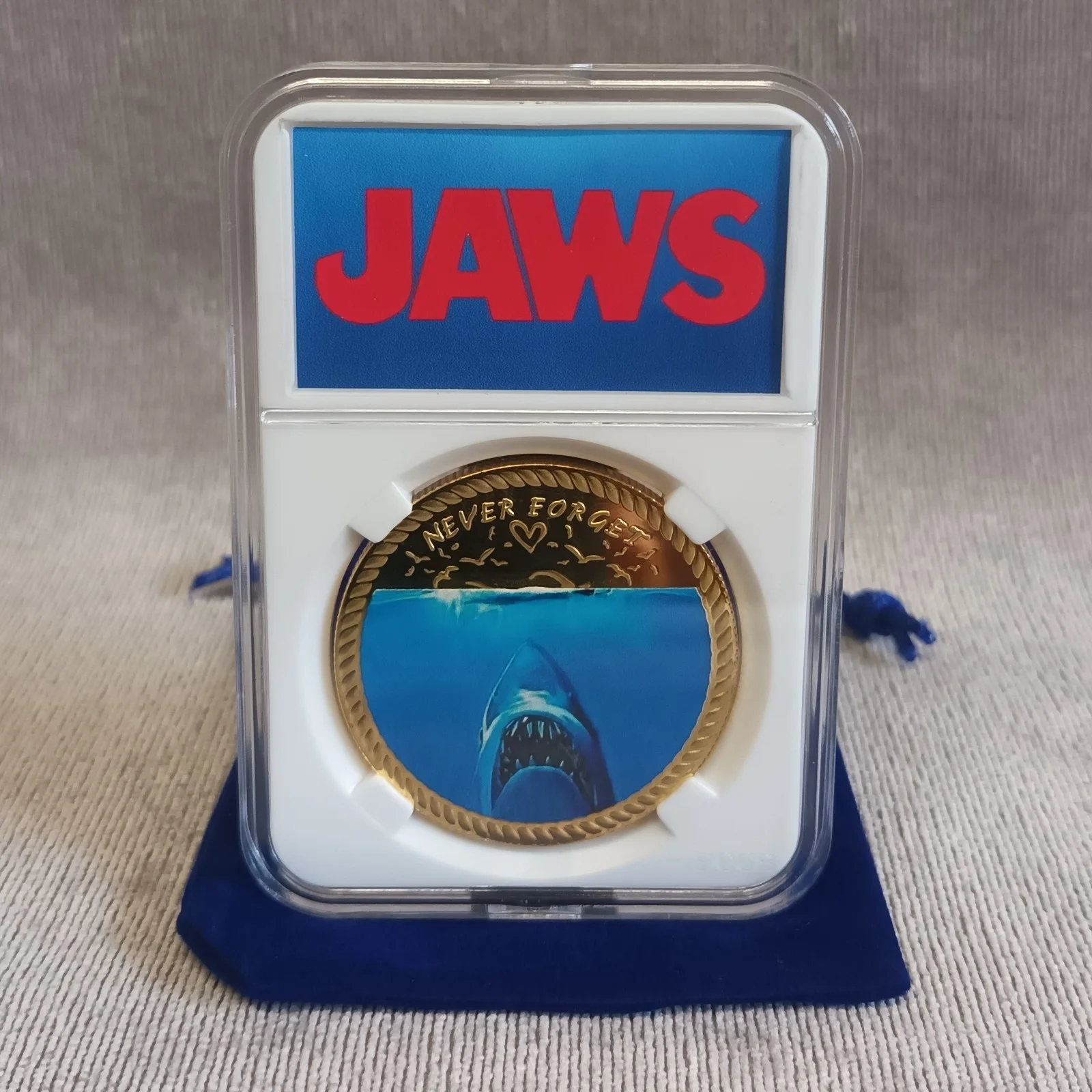 Jaws movie inspired picture coin with amity police badge reverse in display slab, изображение 2