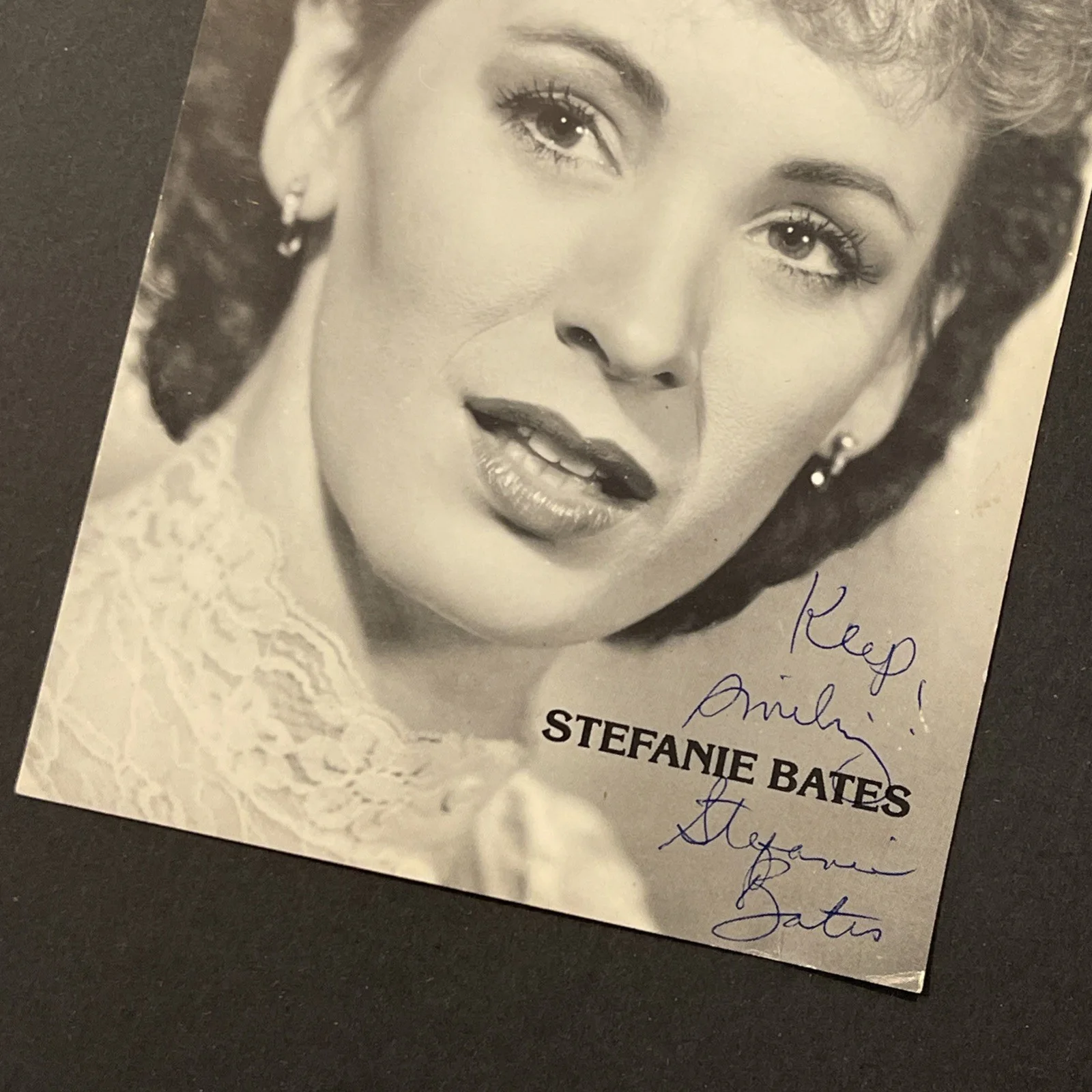 Stefanie Bates: Signed Music Celebrity Photo 5 x 8” / KSK, image 4