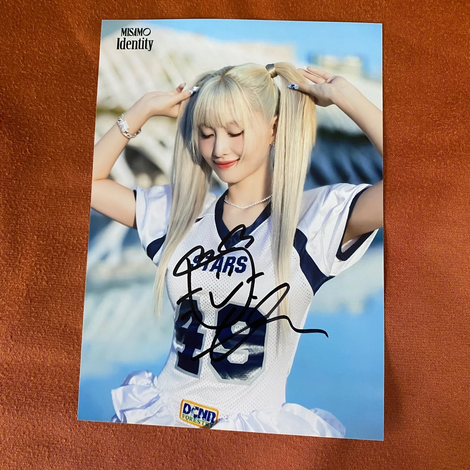 TWICE MOMO Autographed Signed Photo MISAMO IDENTITY K-POP Collection 5*7 2024, image 3