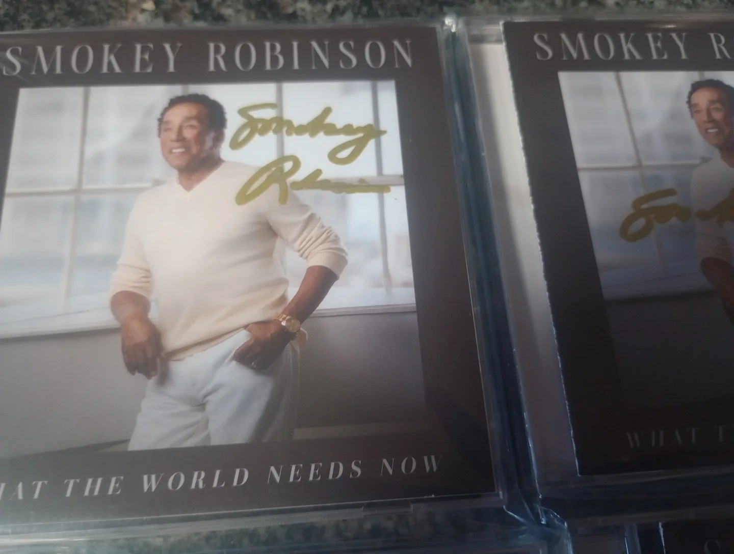AUTOGRAPHED Smokey Robinson What The World Needs Now SIGNED CD, image 2