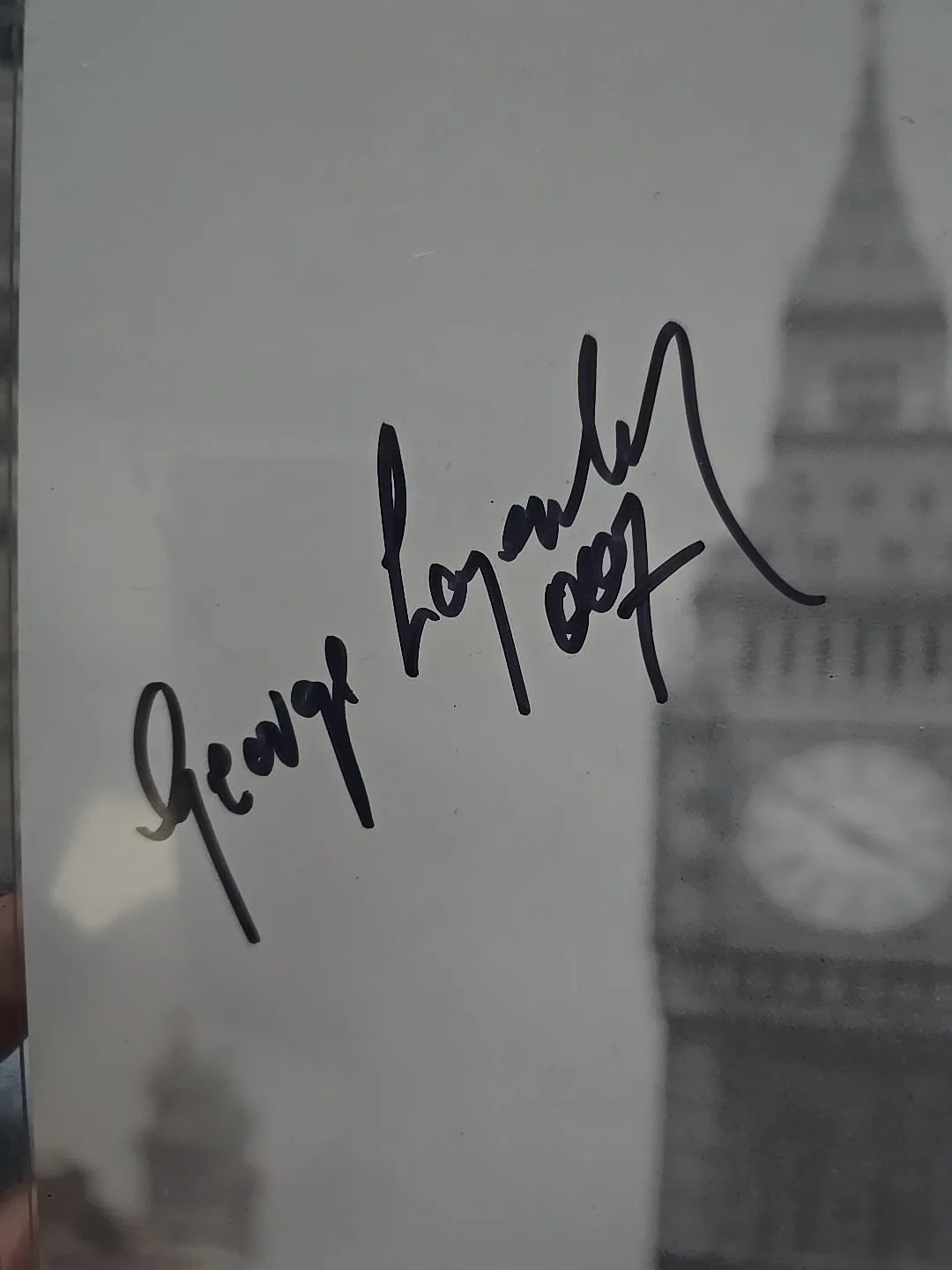 George Lazenby 007 11x14 BECKETT COA AUTO Signed James Bond, image 2