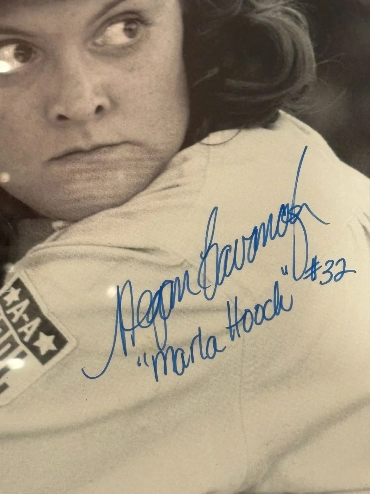 Megan Cavanagh — Megan Cavanagh Signed B&W 8x10 Photo "A League Of Their Own" "Marla Hooch", изображение 2