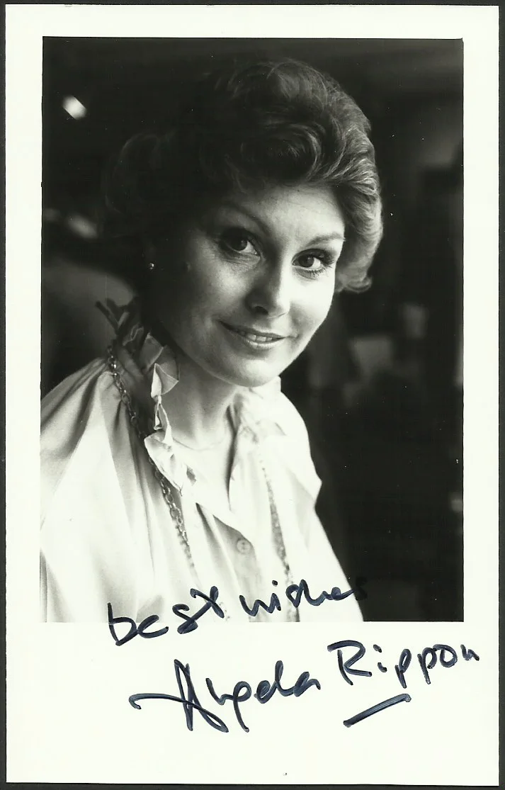 (TCB3) ORIGINAL GENUINE HAND SIGNED AUTOGRAPHS ON PHOTOS TV FILM MUSIC, image 3