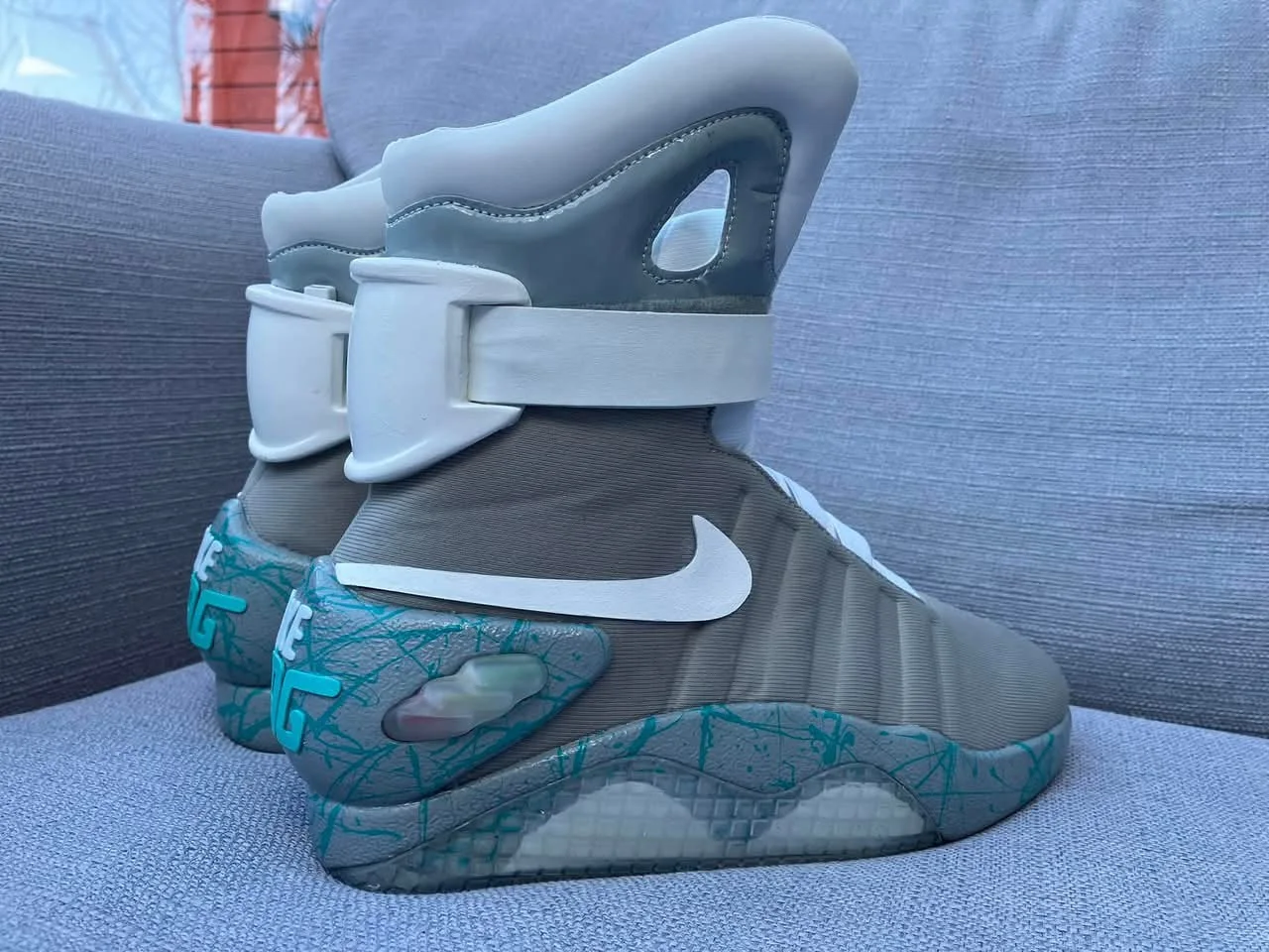 Back to the Future - Mag Upgrade Swoosh & Decals - Shoes Not Included, изображение 4