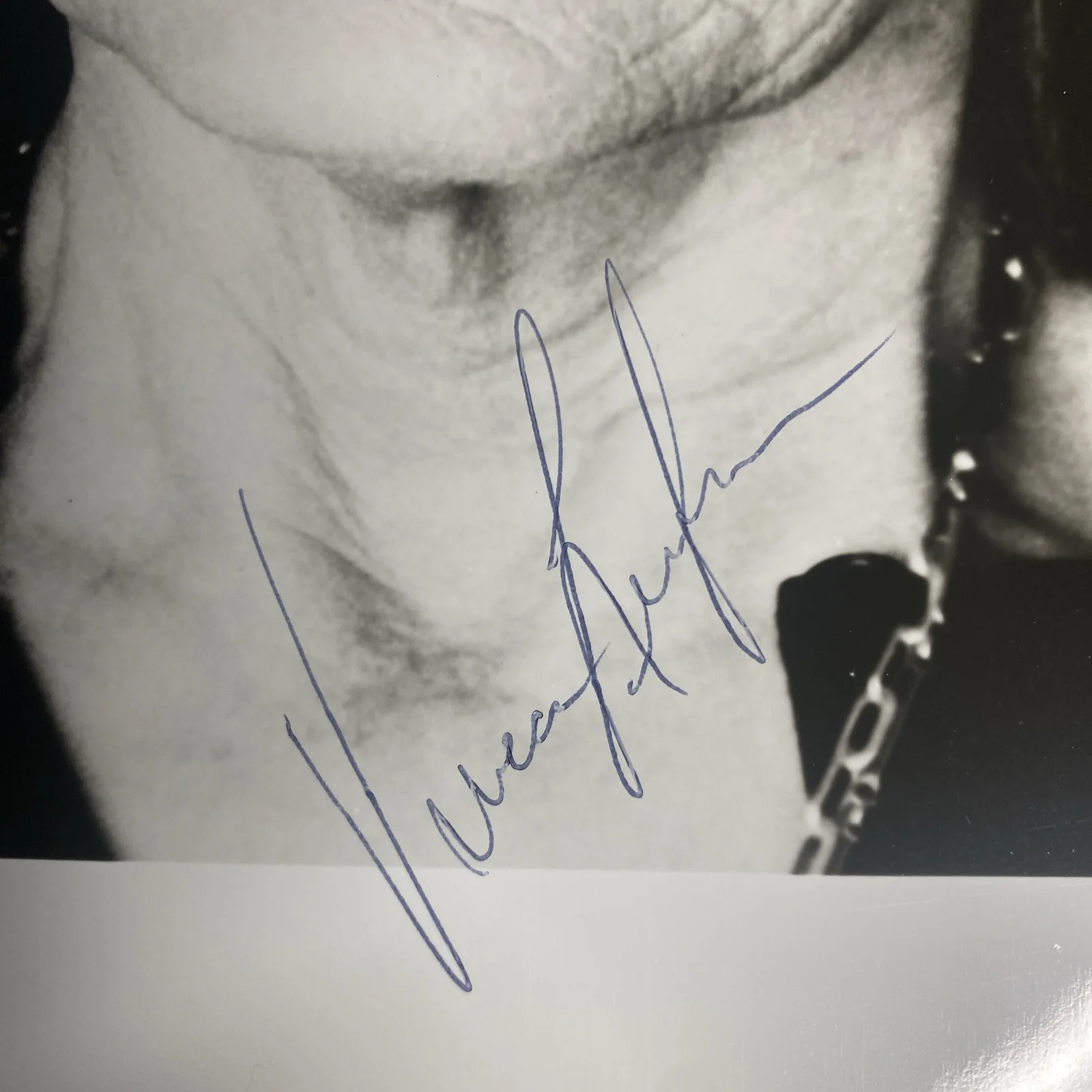 Viceca Lindfors: Hand Signed Celebrity Photograph 8 x 10 Inches / KSK, изображение 2
