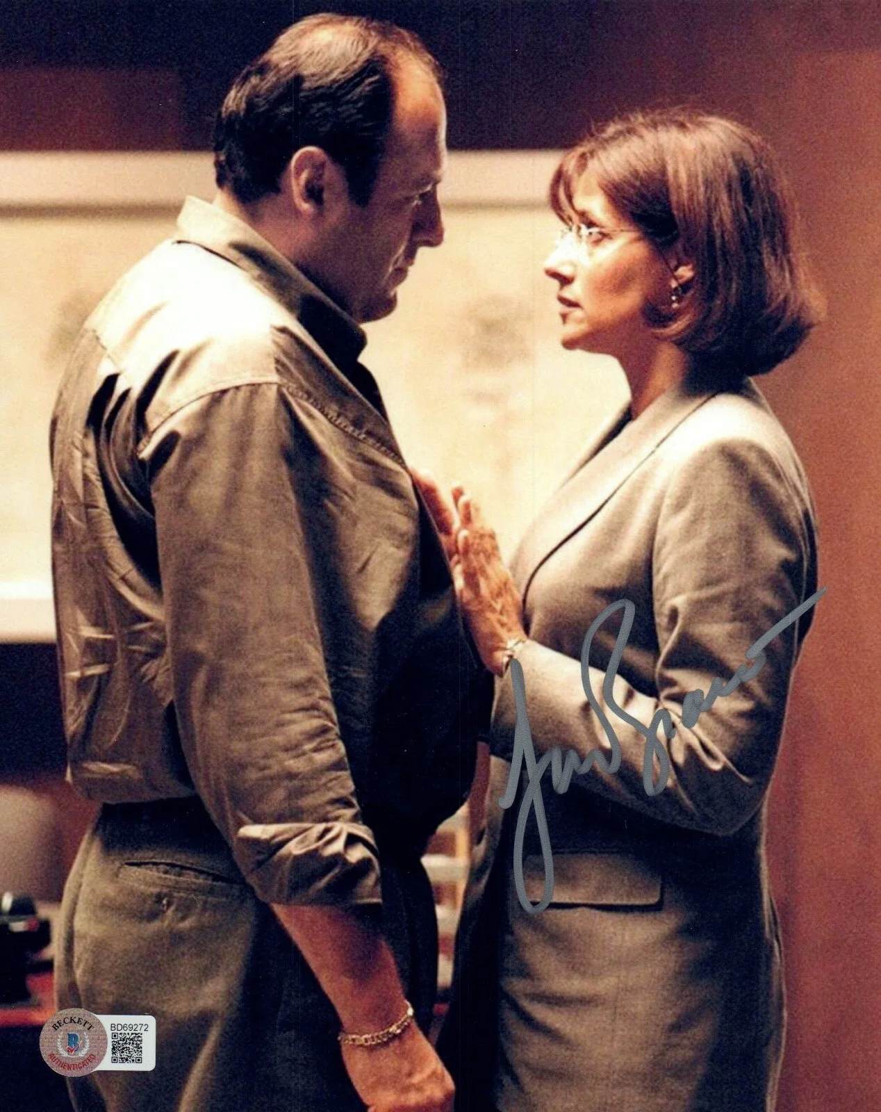 Lorraine Bracco — Lorraine Bracco The Sopranos Signed 8x10 Photo Autograph Dr. Melfi Beckett COA, image 2