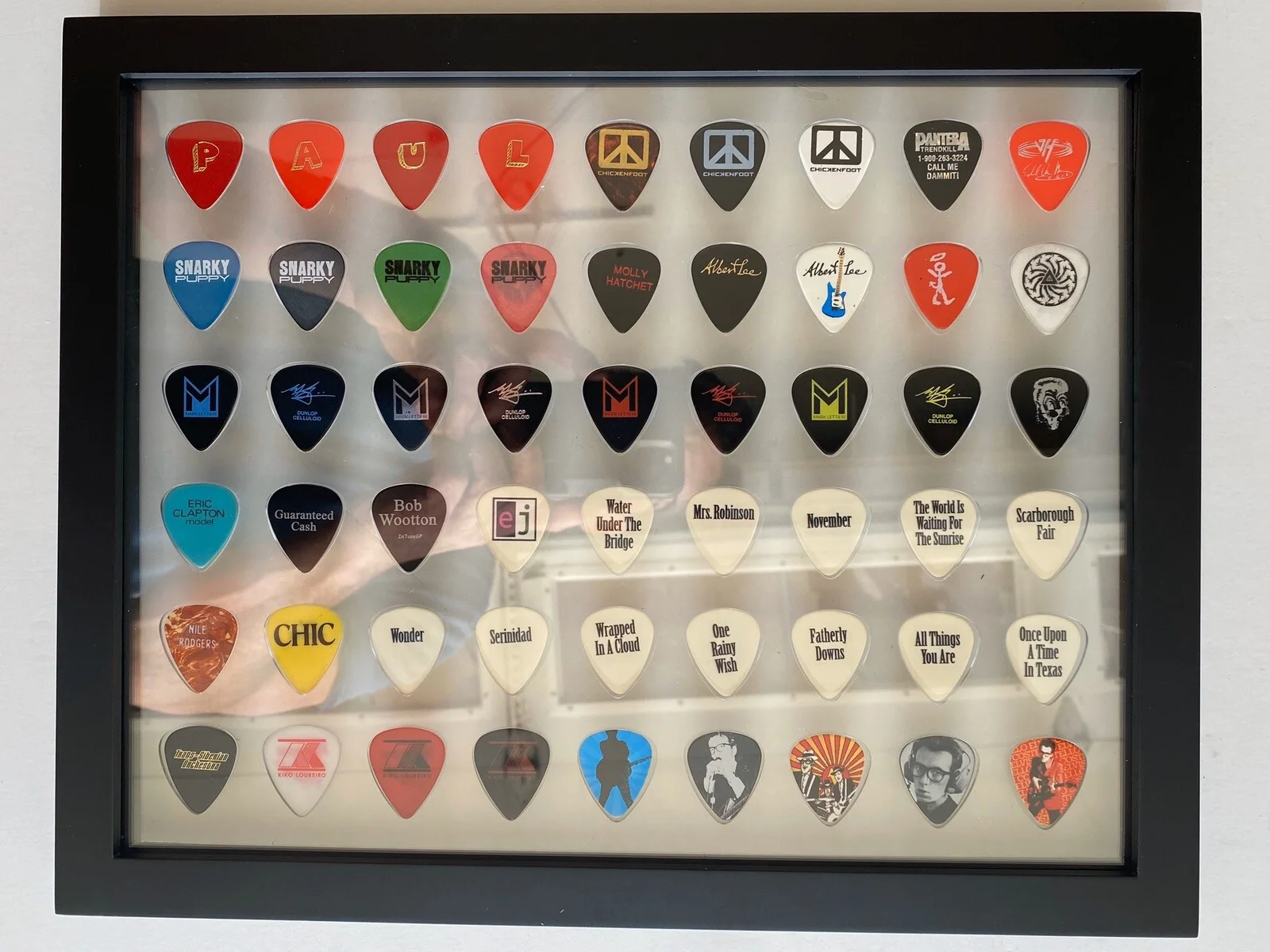11" x 14" Clear Guitar Pick Display INSERT 54 Picks- NO FRAME, INSERT ONLY, изображение 3