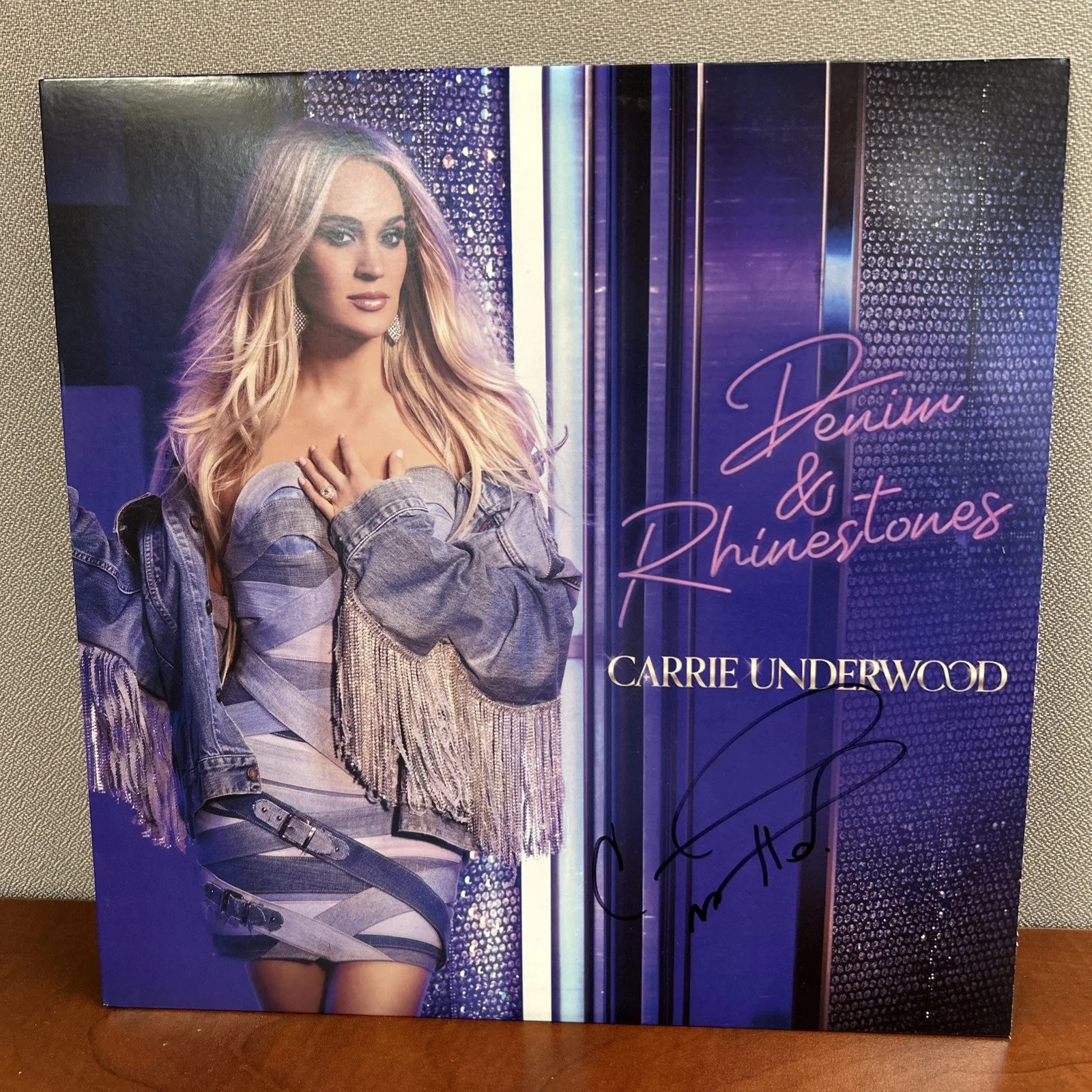 Carrie Underwood Denim & Rhinestones Signed Record Vinyl LP NEW Autographed, изображение 2